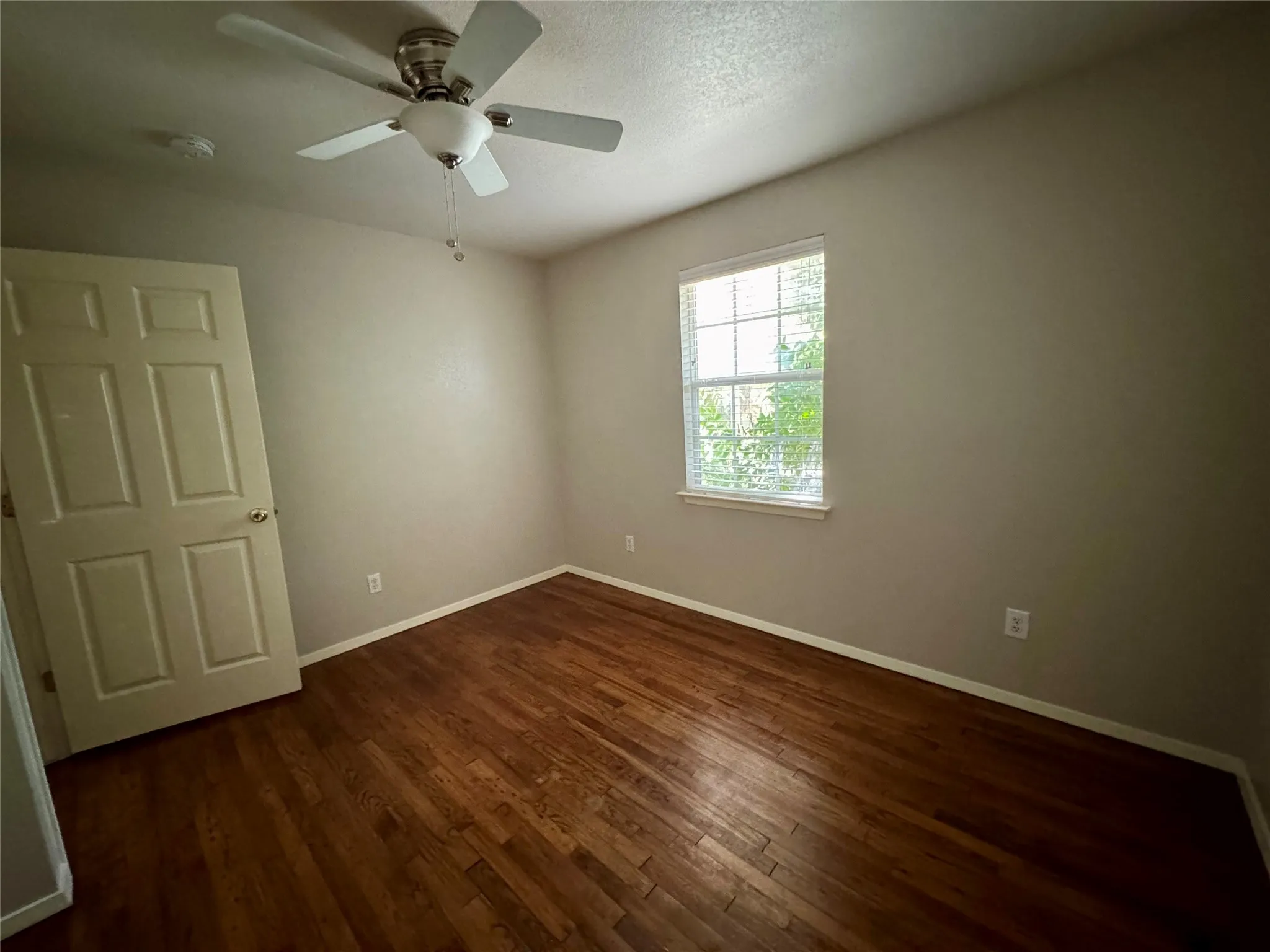 Single Family Residence For Sale in Tarrant County , 1013 Wilshire Boulevard, Arlington, Texas 76012, 2 Bedroom, 1 Bathroom, Garage spaces, 624 Sqft, built in 1955, mls#21376103, Real Estate Agent in Arlington, Homes For Sale in Tarrant county, Homes For Sale in Arlington, Realtor in Arlington Texas, Real Estate Brokerage Independent Realty Texas, Luminita Cordes Realtor