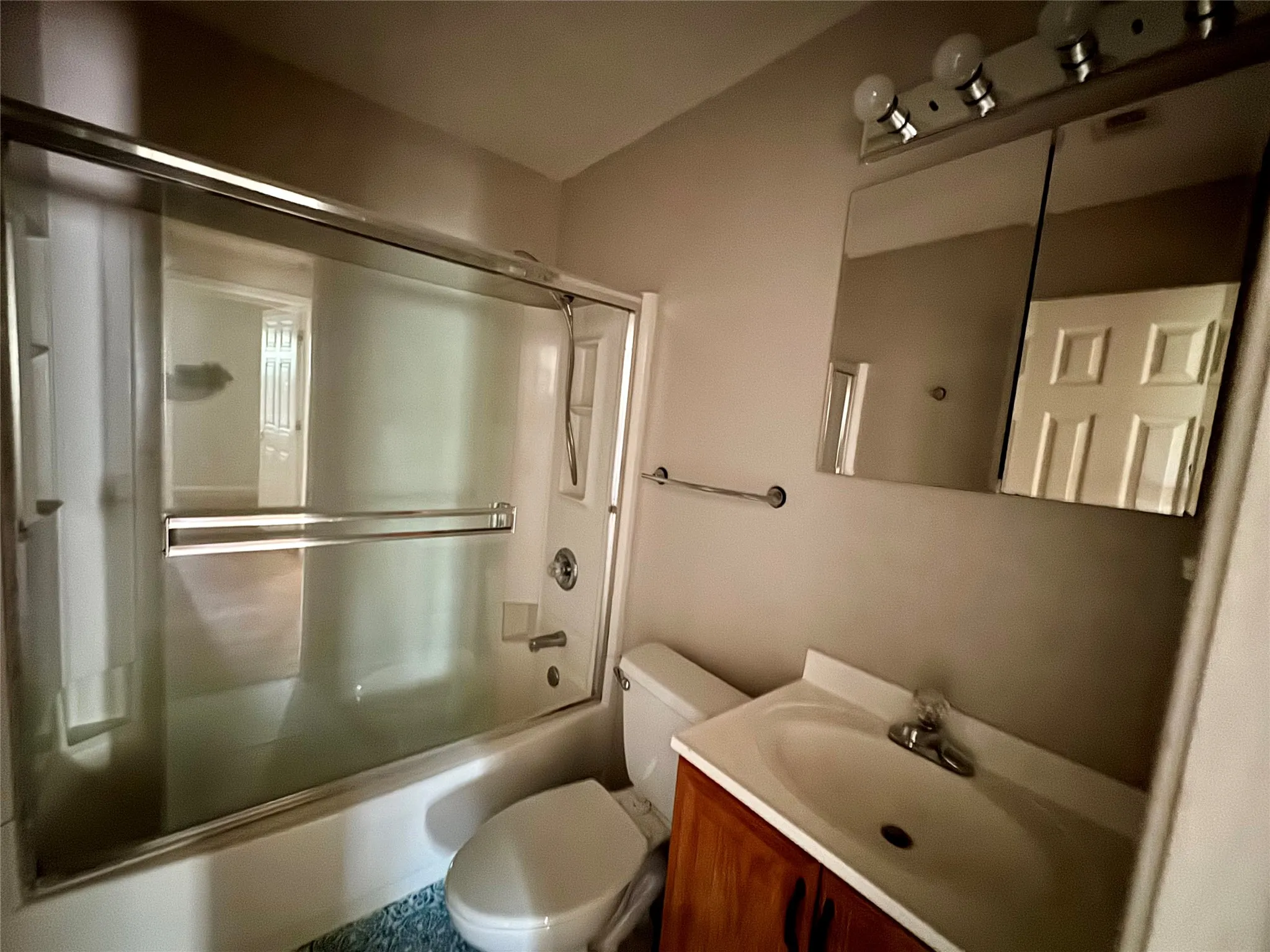 Single Family Residence For Sale in Tarrant County , 1013 Wilshire Boulevard, Arlington, Texas 76012, 2 Bedroom, 1 Bathroom, Garage spaces, 624 Sqft, built in 1955, mls#21376103, Real Estate Agent in Arlington, Homes For Sale in Tarrant county, Homes For Sale in Arlington, Realtor in Arlington Texas, Real Estate Brokerage Independent Realty Texas, Luminita Cordes Realtor