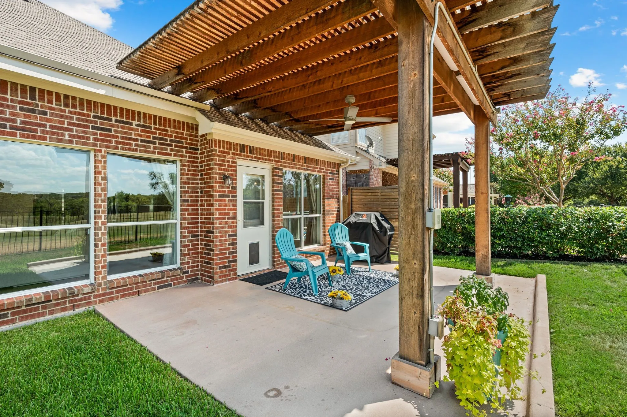 Perfect spot for your morning coffee or evening beverage of choice!