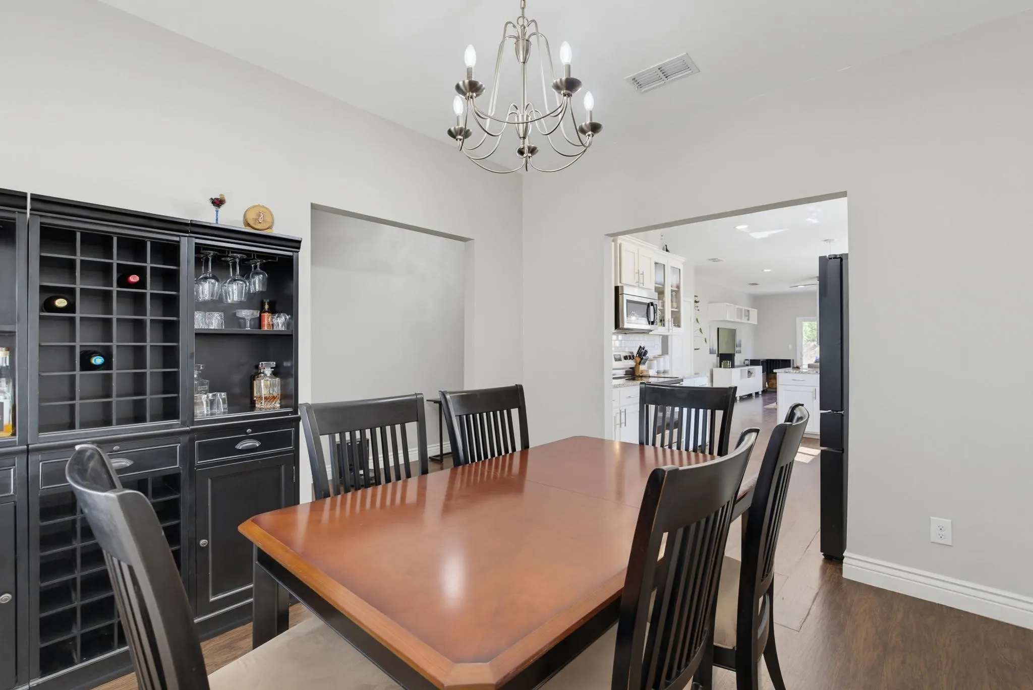 Single Family Residence For Sale in Taylor County , 1534 S 8th Street, Abilene, Texas 79602, 3 Bedroom, 2 Bathroom, 2 Garage spaces, 1,485 Sqft, built in 2008, mls#21382656, Real Estate Agent in Abilene, Homes For Sale in Taylor county, Homes For Sale in Abilene, Realtor in Abilene Texas, Real Estate Brokerage Independent Realty Texas, Luminita Cordes Realtor