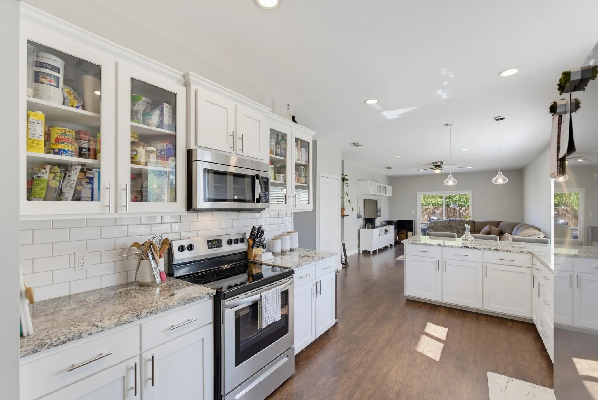 Single Family Residence For Sale in Taylor County , 1534 S 8th Street, Abilene, Texas 79602, 3 Bedroom, 2 Bathroom, 2 Garage spaces, 1,485 Sqft, built in 2008, mls#21382656, Real Estate Agent in Abilene, Homes For Sale in Taylor county, Homes For Sale in Abilene, Realtor in Abilene Texas, Real Estate Brokerage Independent Realty Texas, Luminita Cordes Realtor