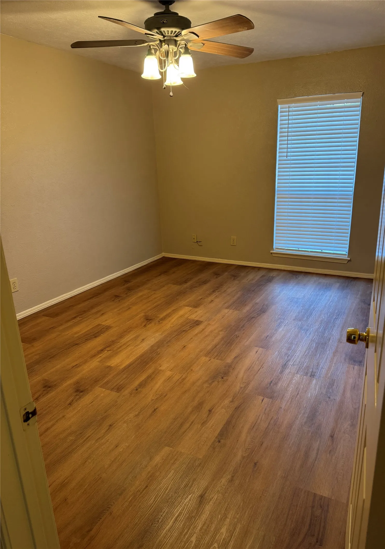 Single Family Residence For Rent in Collin County , 1504 Kesser Drive, Plano, Texas 75025, 3 Bedroom, 2 Bathroom, 2 Garage spaces, 1,932 Sqft, built in 1985, mls#21381409, Real Estate Agent in Plano, Homes For Rent in Collin county, Homes For Rent in Plano, Realtor in Plano Texas, Real Estate Brokerage Independent Realty Texas, Luminita Cordes Realtor