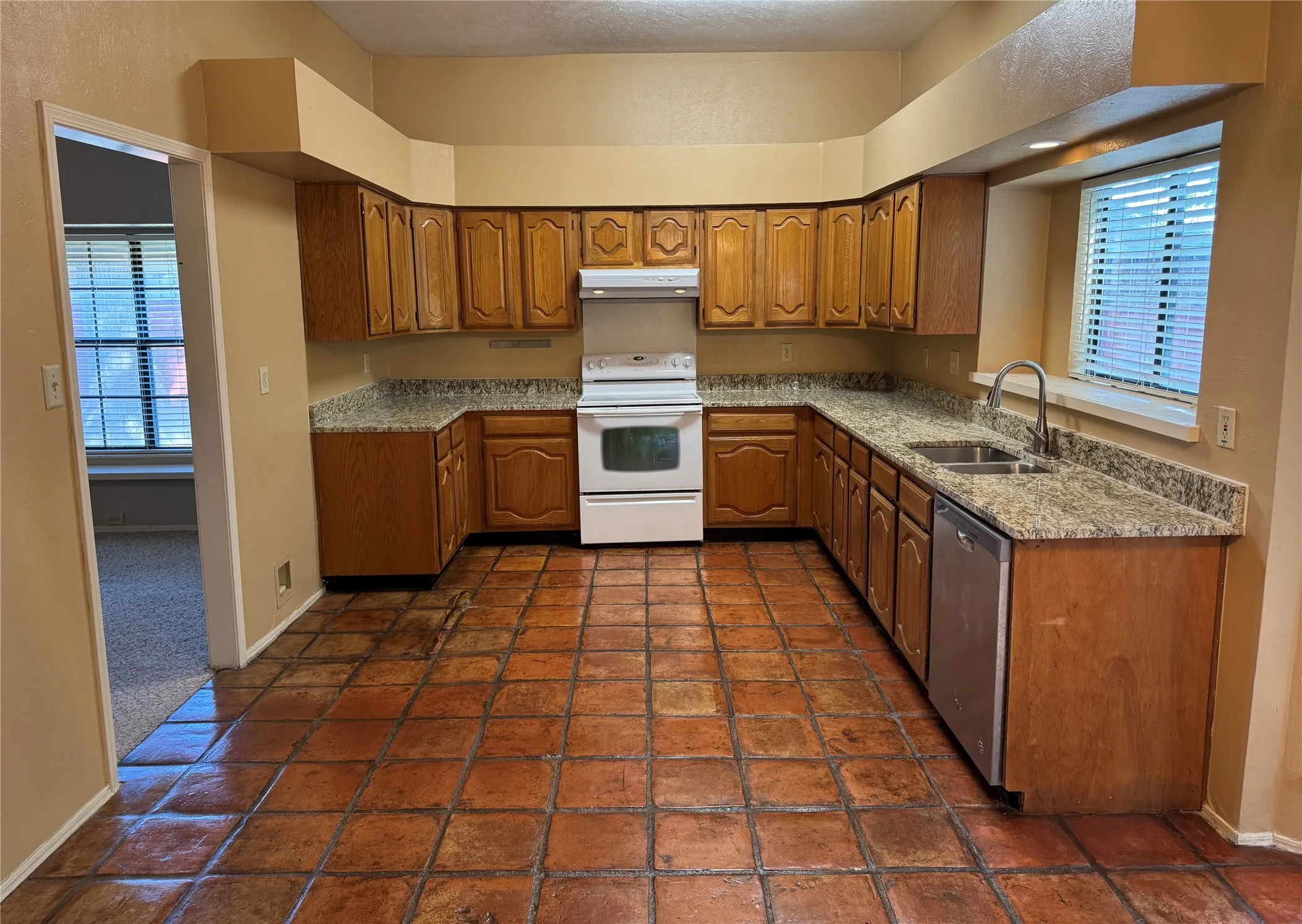 Single Family Residence For Rent in Collin County , 1504 Kesser Drive, Plano, Texas 75025, 3 Bedroom, 2 Bathroom, 2 Garage spaces, 1,932 Sqft, built in 1985, mls#21381409, Real Estate Agent in Plano, Homes For Rent in Collin county, Homes For Rent in Plano, Realtor in Plano Texas, Real Estate Brokerage Independent Realty Texas, Luminita Cordes Realtor