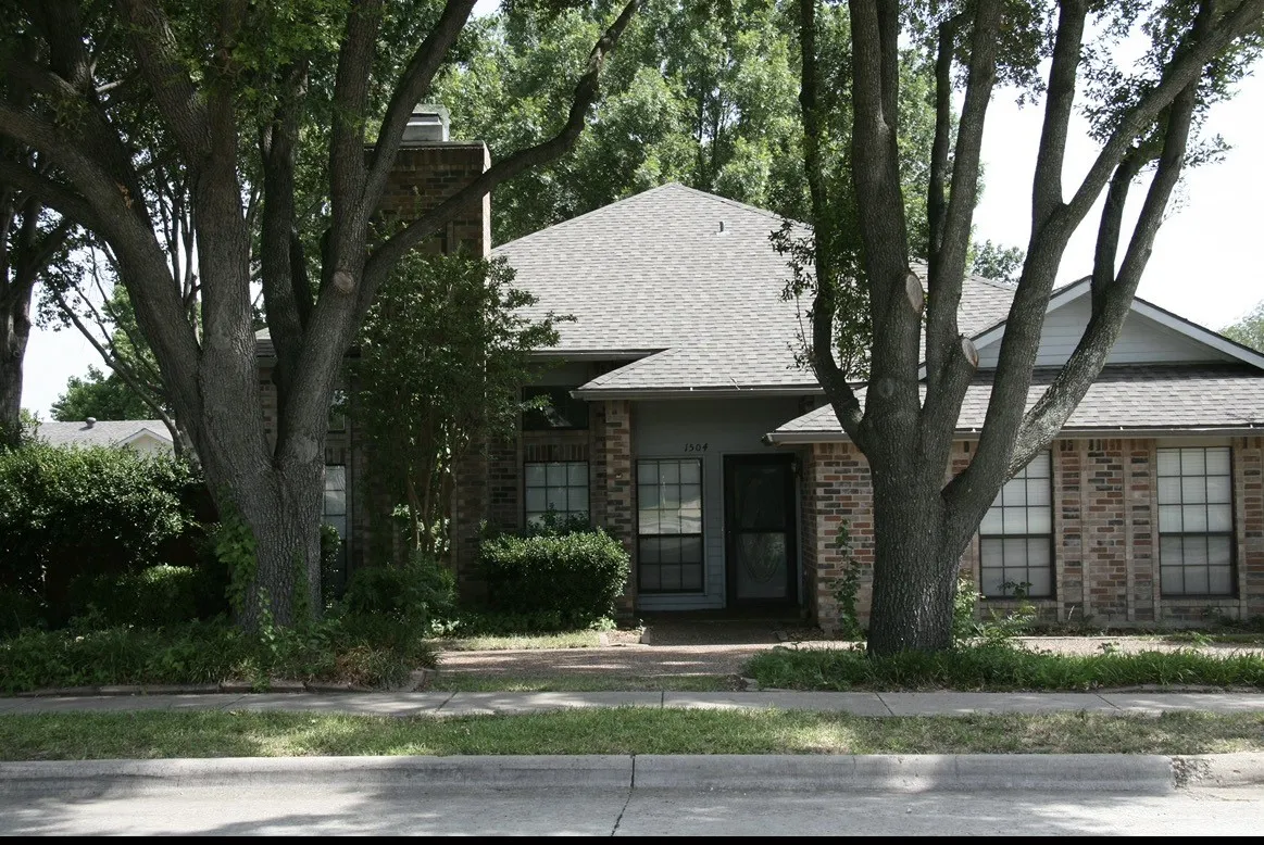 Single Family Residence For Rent in Collin County , 1504 Kesser Drive, Plano, Texas 75025, 3 Bedroom, 2 Bathroom, 2 Garage spaces, 1,932 Sqft, built in 1985, mls#21381409, Real Estate Agent in Plano, Homes For Rent in Collin county, Homes For Rent in Plano, Realtor in Plano Texas, Real Estate Brokerage Independent Realty Texas, Luminita Cordes Realtor