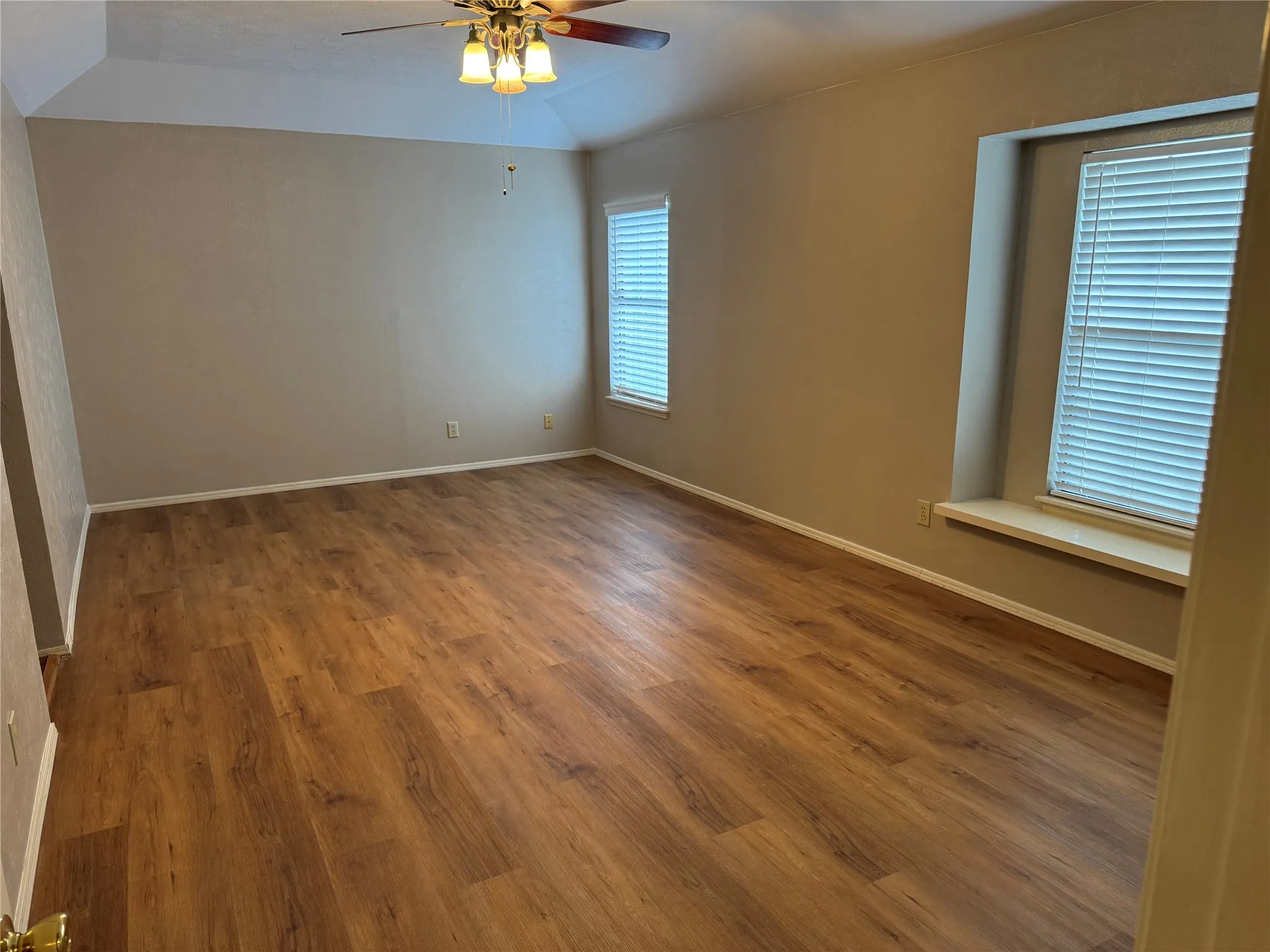 Single Family Residence For Rent in Collin County , 1504 Kesser Drive, Plano, Texas 75025, 3 Bedroom, 2 Bathroom, 2 Garage spaces, 1,932 Sqft, built in 1985, mls#21381409, Real Estate Agent in Plano, Homes For Rent in Collin county, Homes For Rent in Plano, Realtor in Plano Texas, Real Estate Brokerage Independent Realty Texas, Luminita Cordes Realtor