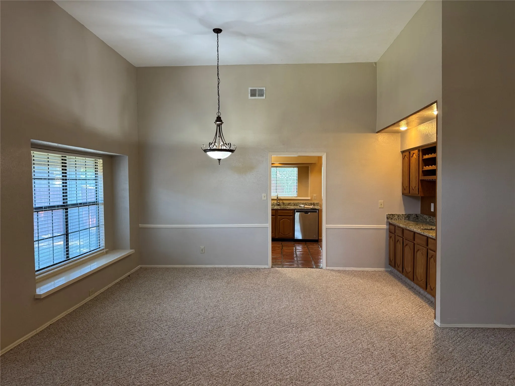 Single Family Residence For Rent in Collin County , 1504 Kesser Drive, Plano, Texas 75025, 3 Bedroom, 2 Bathroom, 2 Garage spaces, 1,932 Sqft, built in 1985, mls#21381409, Real Estate Agent in Plano, Homes For Rent in Collin county, Homes For Rent in Plano, Realtor in Plano Texas, Real Estate Brokerage Independent Realty Texas, Luminita Cordes Realtor