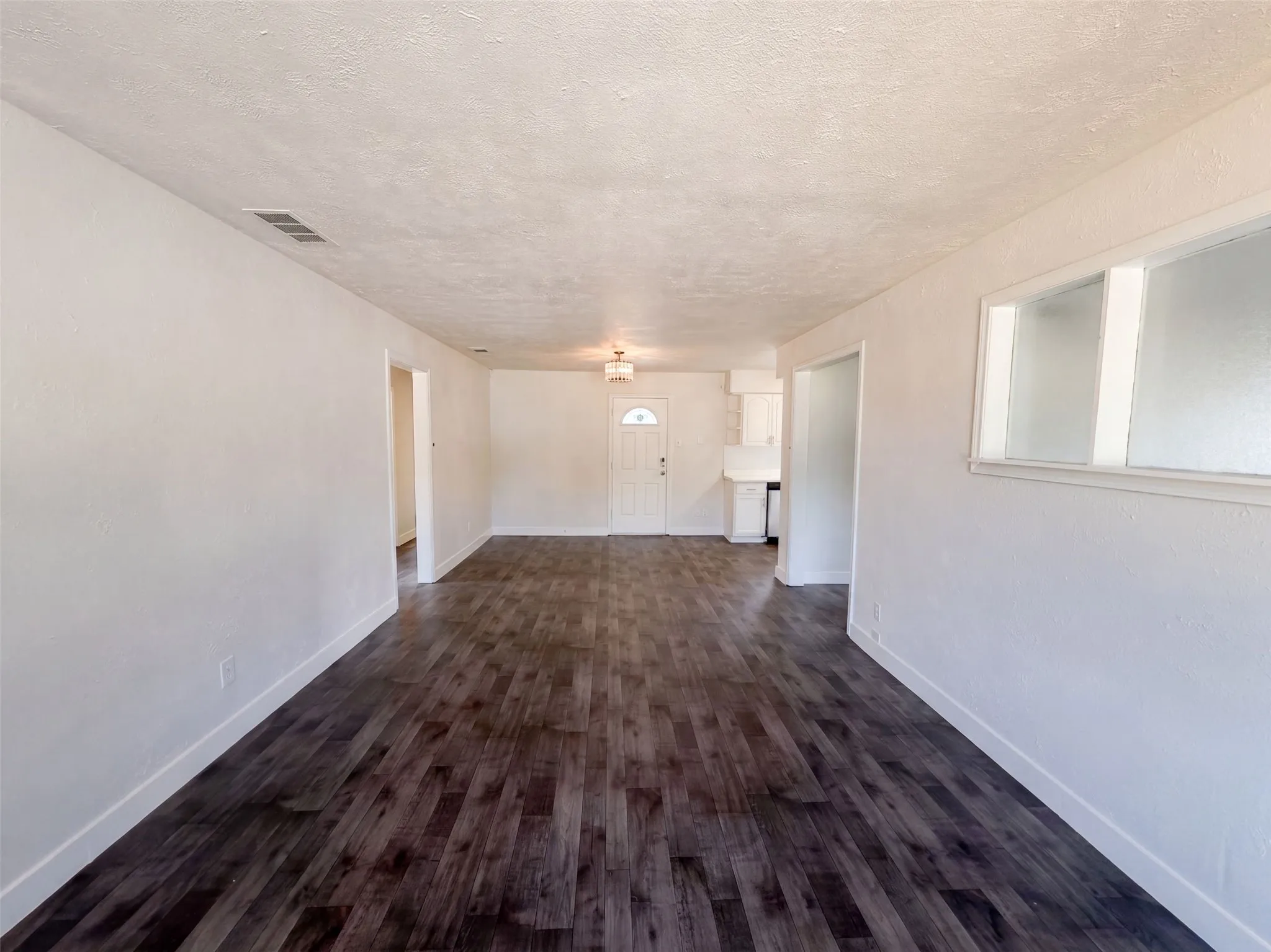 Single Family Residence For Sale in Dallas County , 8540 Foxwood Lane, Dallas, Texas 75217, 3 Bedroom, 2 Bathroom, Garage spaces, 1,620 Sqft, built in 1962, mls#21382657, Real Estate Agent in Dallas, Homes For Sale in Dallas county, Homes For Sale in Dallas, Realtor in Dallas Texas, Real Estate Brokerage Independent Realty Texas, Luminita Cordes Realtor