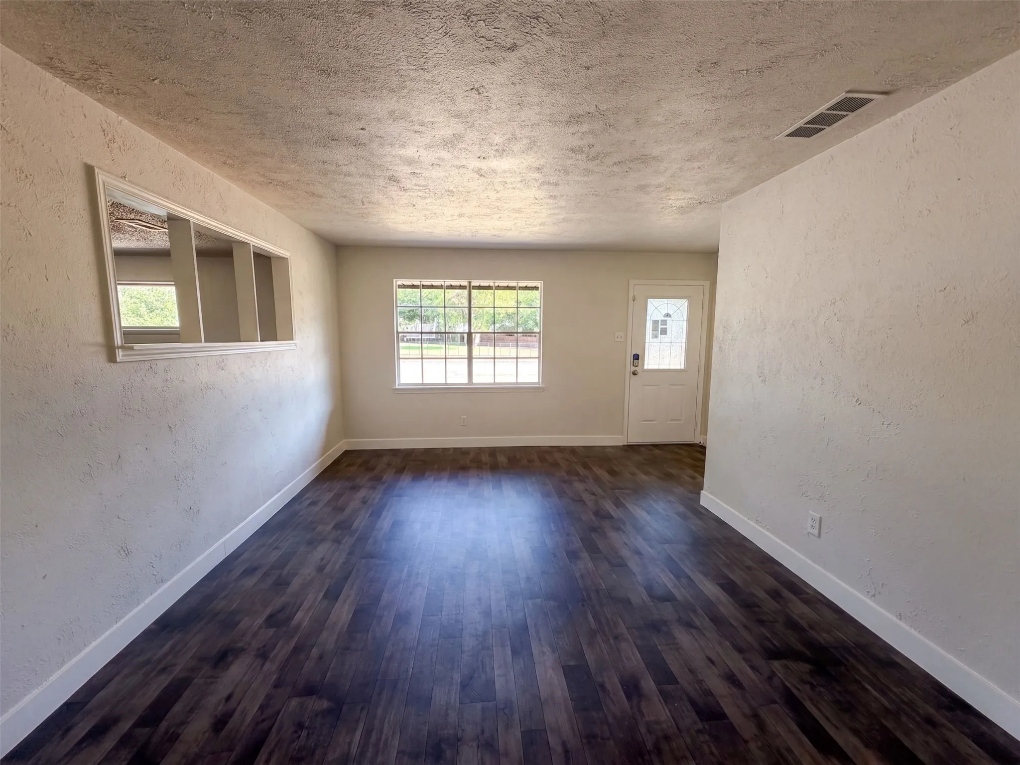 Single Family Residence For Sale in Dallas County , 8540 Foxwood Lane, Dallas, Texas 75217, 3 Bedroom, 2 Bathroom, Garage spaces, 1,620 Sqft, built in 1962, mls#21382657, Real Estate Agent in Dallas, Homes For Sale in Dallas county, Homes For Sale in Dallas, Realtor in Dallas Texas, Real Estate Brokerage Independent Realty Texas, Luminita Cordes Realtor