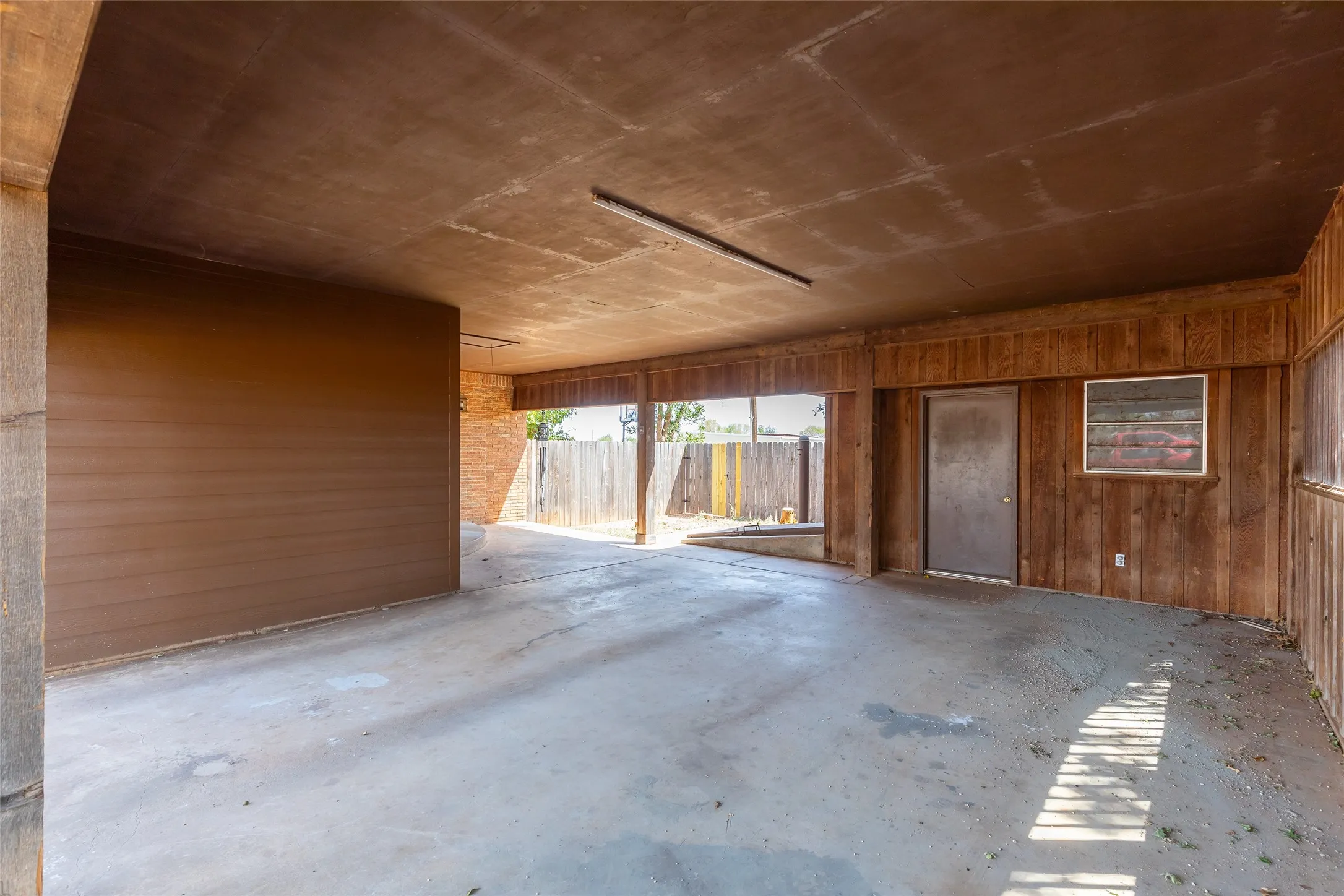 Single Family Residence For Sale in Kent County , 163 Williams Street, Jayton, Texas 79528, 4 Bedroom, 3 Bathroom, Garage spaces, 2,798 Sqft, built in 1965, mls#21324823, Real Estate Agent in Jayton, Homes For Sale in Kent county, Homes For Sale in Jayton, Realtor in Jayton Texas, Real Estate Brokerage Independent Realty Texas, Luminita Cordes Realtor