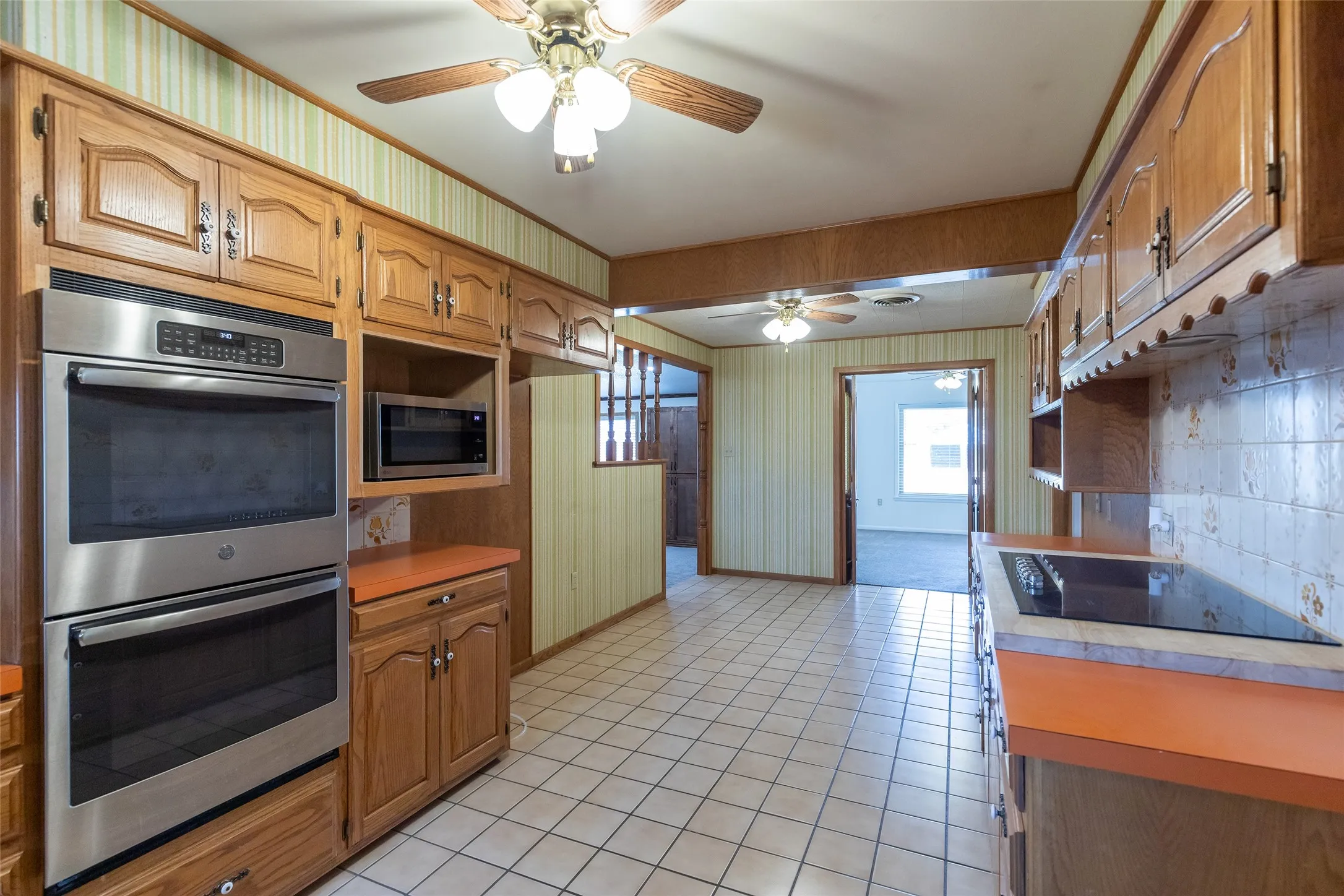 Single Family Residence For Sale in Kent County , 163 Williams Street, Jayton, Texas 79528, 4 Bedroom, 3 Bathroom, Garage spaces, 2,798 Sqft, built in 1965, mls#21324823, Real Estate Agent in Jayton, Homes For Sale in Kent county, Homes For Sale in Jayton, Realtor in Jayton Texas, Real Estate Brokerage Independent Realty Texas, Luminita Cordes Realtor