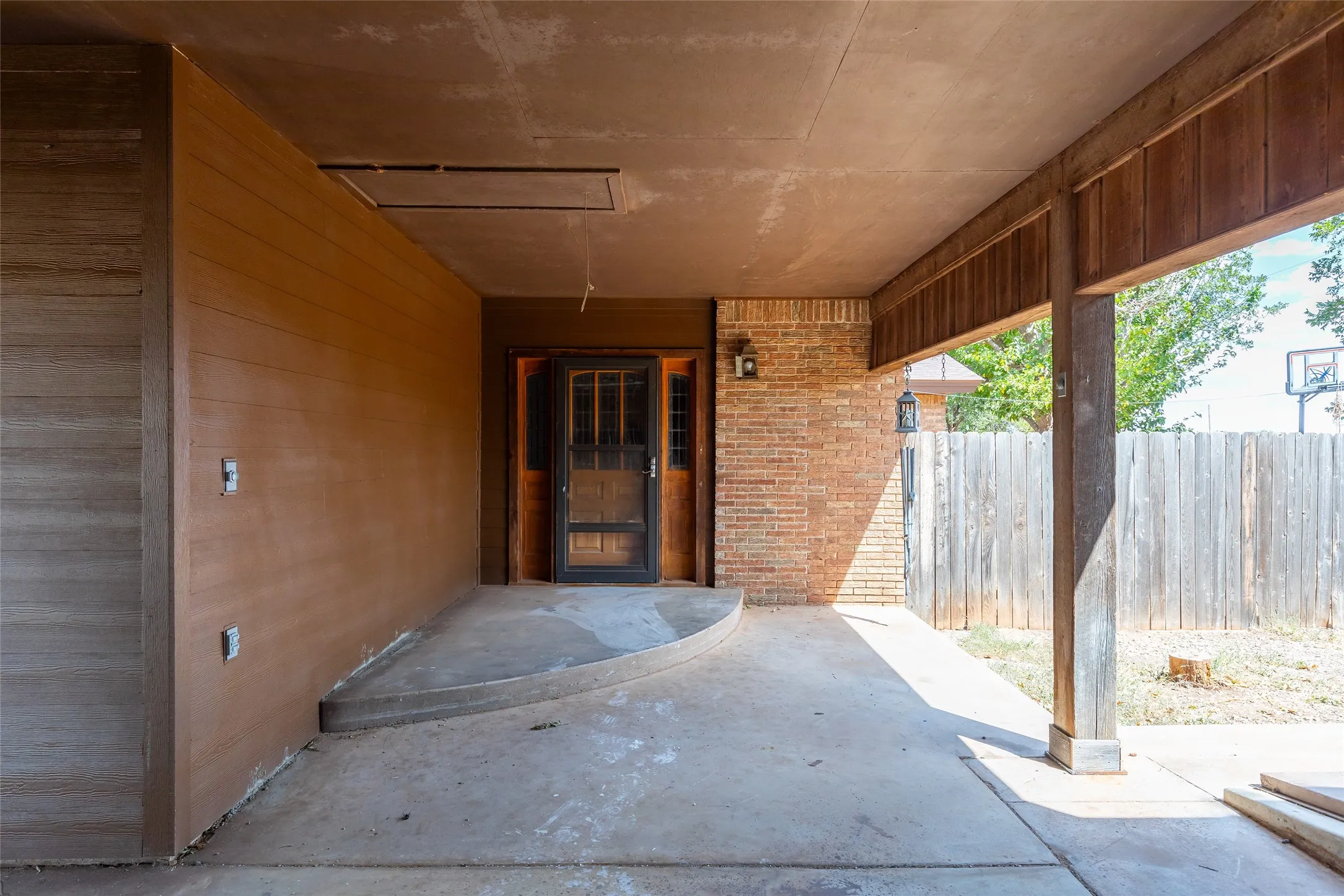 Single Family Residence For Sale in Kent County , 163 Williams Street, Jayton, Texas 79528, 4 Bedroom, 3 Bathroom, Garage spaces, 2,798 Sqft, built in 1965, mls#21324823, Real Estate Agent in Jayton, Homes For Sale in Kent county, Homes For Sale in Jayton, Realtor in Jayton Texas, Real Estate Brokerage Independent Realty Texas, Luminita Cordes Realtor