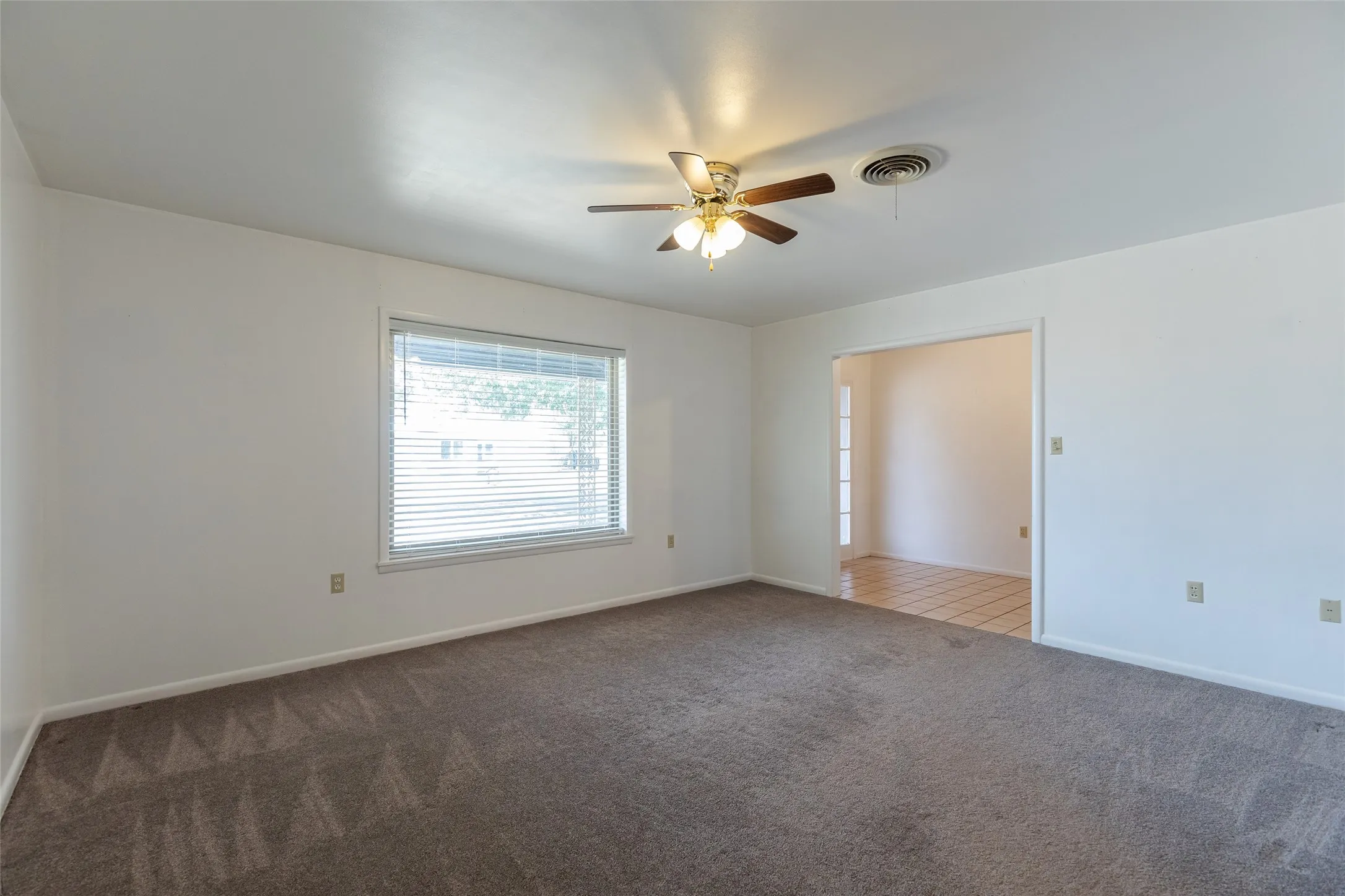Single Family Residence For Sale in Kent County , 163 Williams Street, Jayton, Texas 79528, 4 Bedroom, 3 Bathroom, Garage spaces, 2,798 Sqft, built in 1965, mls#21324823, Real Estate Agent in Jayton, Homes For Sale in Kent county, Homes For Sale in Jayton, Realtor in Jayton Texas, Real Estate Brokerage Independent Realty Texas, Luminita Cordes Realtor