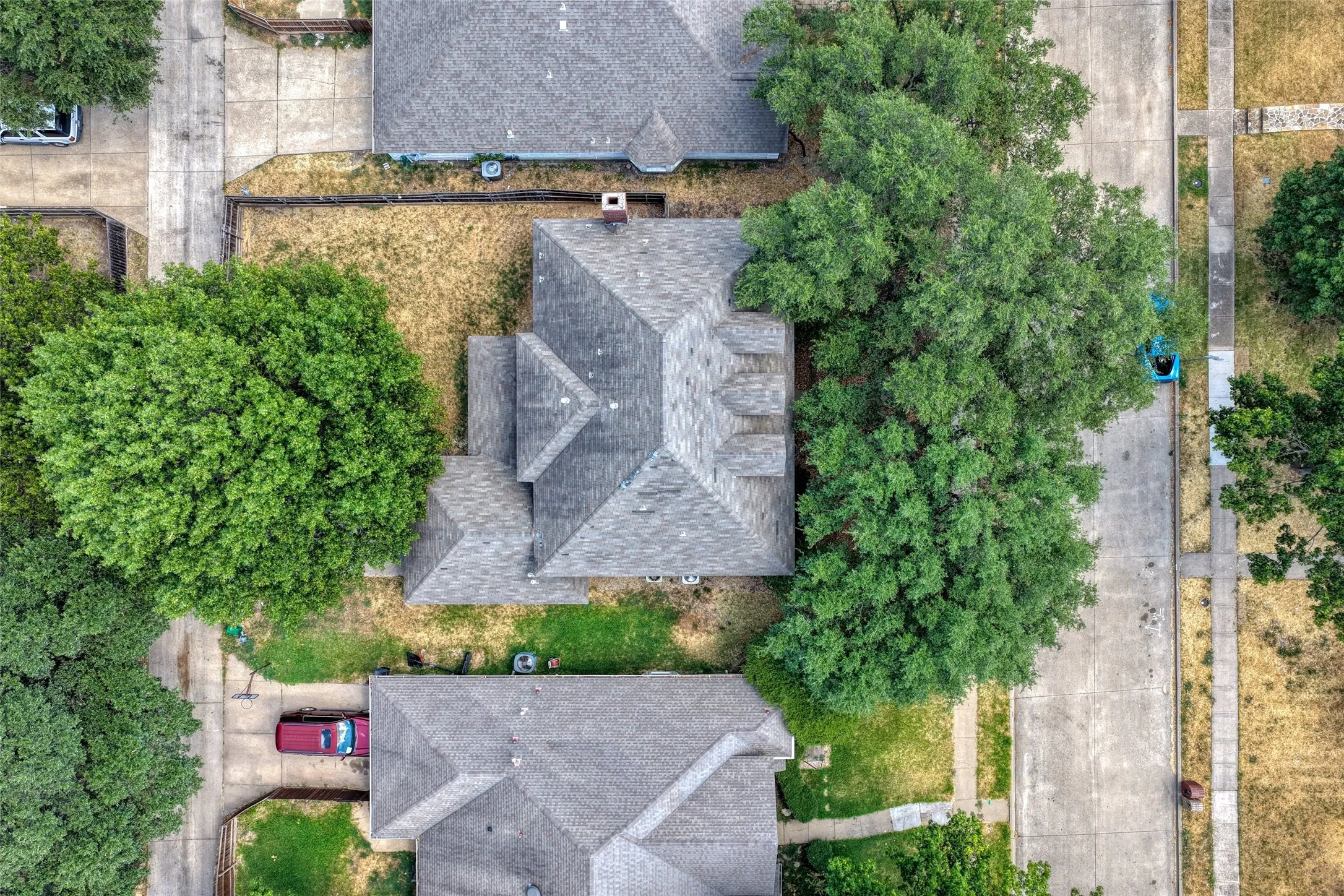 Single Family Residence For Sale in Dallas County , 711 Amesbury Drive, Mesquite, Texas 75150, 5 Bedroom, 4 Bathroom, 2 Garage spaces, 3,388 Sqft, built in 1989, mls#21380252, Real Estate Agent in Mesquite, Homes For Sale in Dallas county, Homes For Sale in Mesquite, Realtor in Mesquite Texas, Real Estate Brokerage Independent Realty Texas, Luminita Cordes Realtor