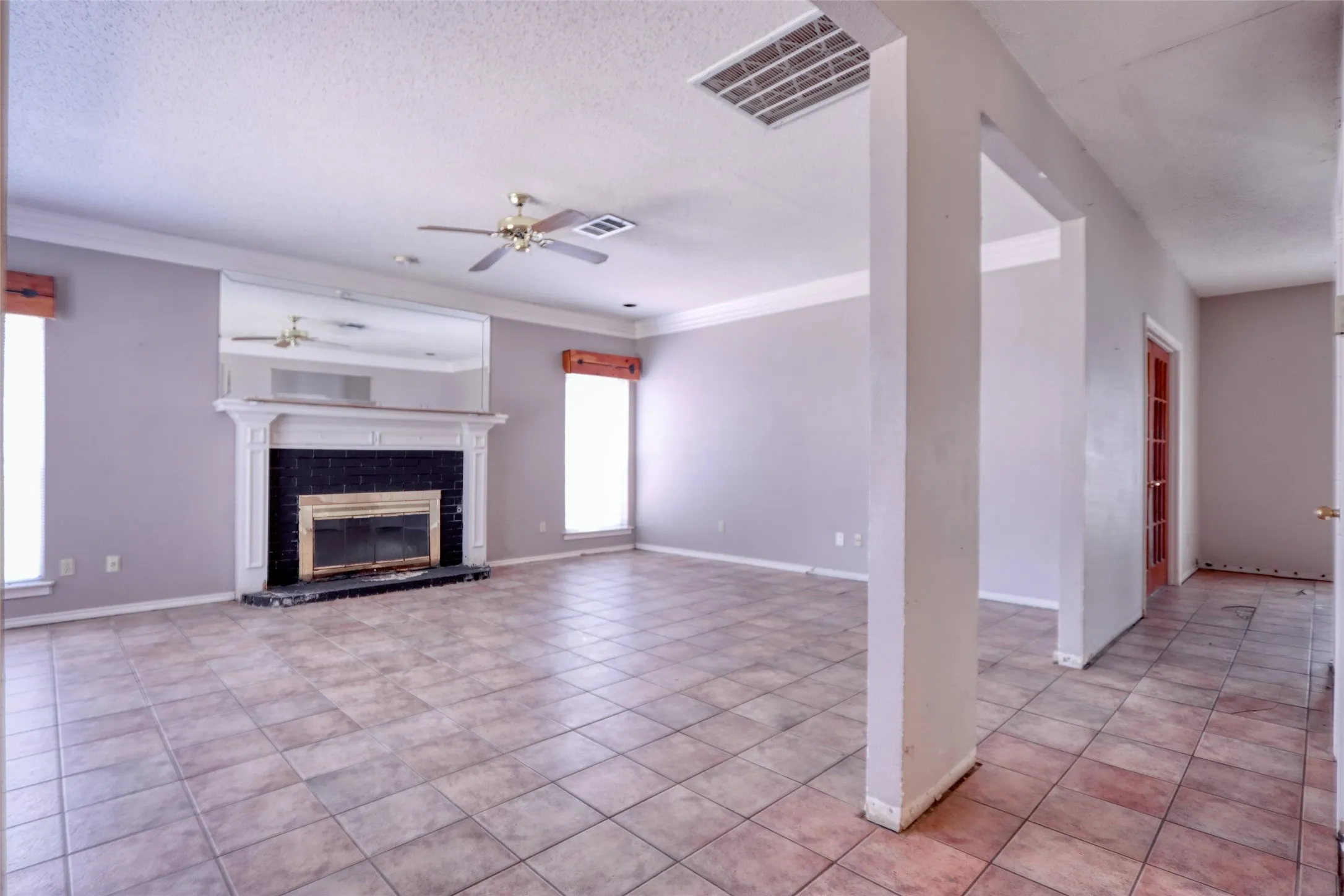 Single Family Residence For Sale in Dallas County , 711 Amesbury Drive, Mesquite, Texas 75150, 5 Bedroom, 4 Bathroom, 2 Garage spaces, 3,388 Sqft, built in 1989, mls#21380252, Real Estate Agent in Mesquite, Homes For Sale in Dallas county, Homes For Sale in Mesquite, Realtor in Mesquite Texas, Real Estate Brokerage Independent Realty Texas, Luminita Cordes Realtor