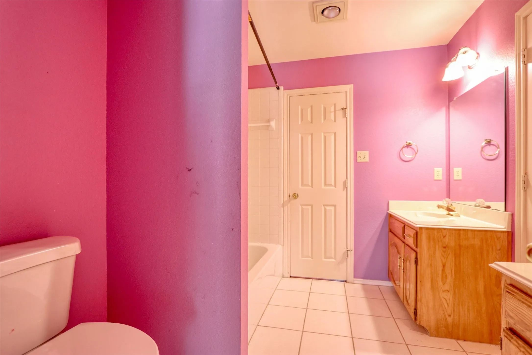 Single Family Residence For Sale in Dallas County , 711 Amesbury Drive, Mesquite, Texas 75150, 5 Bedroom, 4 Bathroom, 2 Garage spaces, 3,388 Sqft, built in 1989, mls#21380252, Real Estate Agent in Mesquite, Homes For Sale in Dallas county, Homes For Sale in Mesquite, Realtor in Mesquite Texas, Real Estate Brokerage Independent Realty Texas, Luminita Cordes Realtor