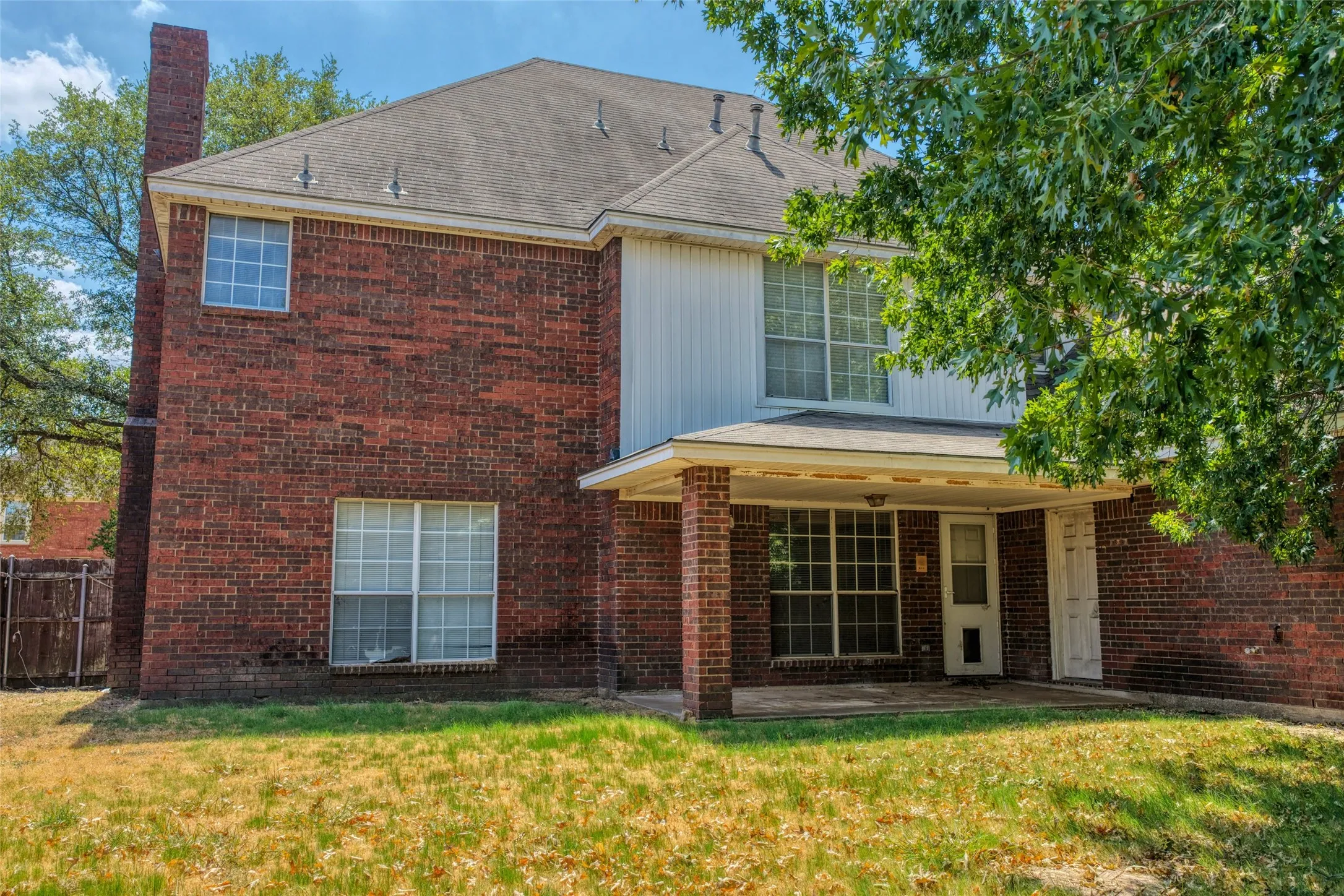 Single Family Residence For Sale in Dallas County , 711 Amesbury Drive, Mesquite, Texas 75150, 5 Bedroom, 4 Bathroom, 2 Garage spaces, 3,388 Sqft, built in 1989, mls#21380252, Real Estate Agent in Mesquite, Homes For Sale in Dallas county, Homes For Sale in Mesquite, Realtor in Mesquite Texas, Real Estate Brokerage Independent Realty Texas, Luminita Cordes Realtor