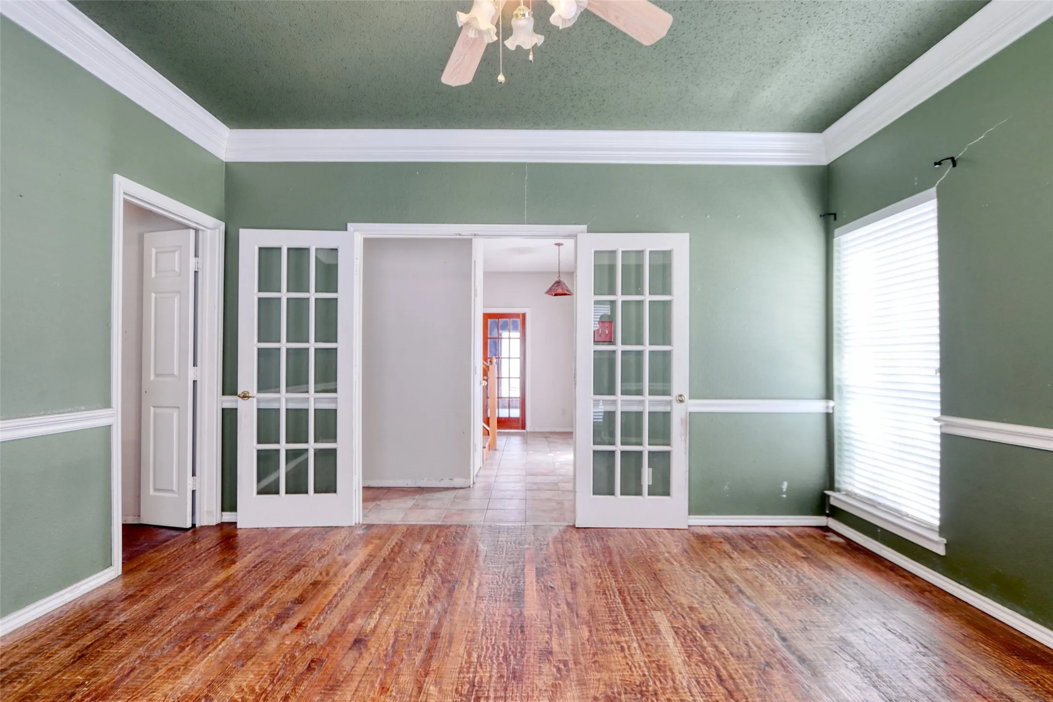 Single Family Residence For Sale in Dallas County , 711 Amesbury Drive, Mesquite, Texas 75150, 5 Bedroom, 4 Bathroom, 2 Garage spaces, 3,388 Sqft, built in 1989, mls#21380252, Real Estate Agent in Mesquite, Homes For Sale in Dallas county, Homes For Sale in Mesquite, Realtor in Mesquite Texas, Real Estate Brokerage Independent Realty Texas, Luminita Cordes Realtor