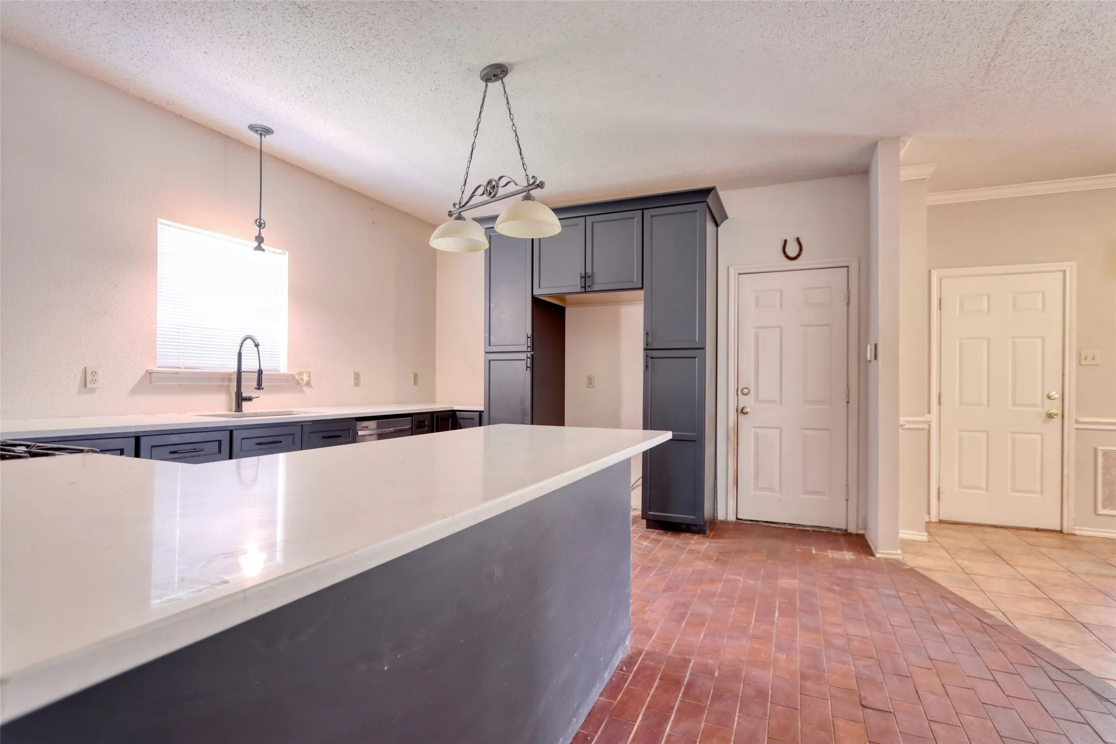 Single Family Residence For Sale in Dallas County , 711 Amesbury Drive, Mesquite, Texas 75150, 5 Bedroom, 4 Bathroom, 2 Garage spaces, 3,388 Sqft, built in 1989, mls#21380252, Real Estate Agent in Mesquite, Homes For Sale in Dallas county, Homes For Sale in Mesquite, Realtor in Mesquite Texas, Real Estate Brokerage Independent Realty Texas, Luminita Cordes Realtor