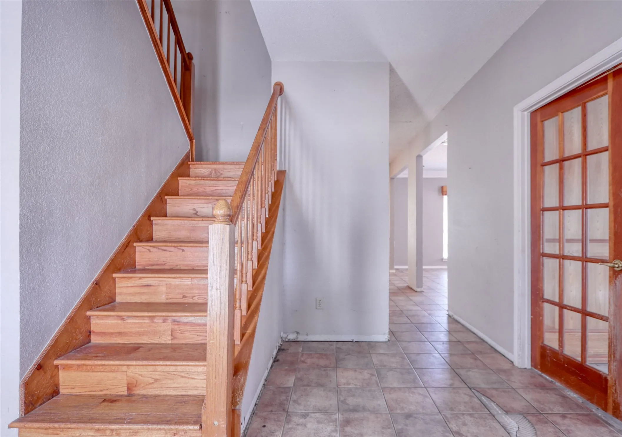 Single Family Residence For Sale in Dallas County , 711 Amesbury Drive, Mesquite, Texas 75150, 5 Bedroom, 4 Bathroom, 2 Garage spaces, 3,388 Sqft, built in 1989, mls#21380252, Real Estate Agent in Mesquite, Homes For Sale in Dallas county, Homes For Sale in Mesquite, Realtor in Mesquite Texas, Real Estate Brokerage Independent Realty Texas, Luminita Cordes Realtor