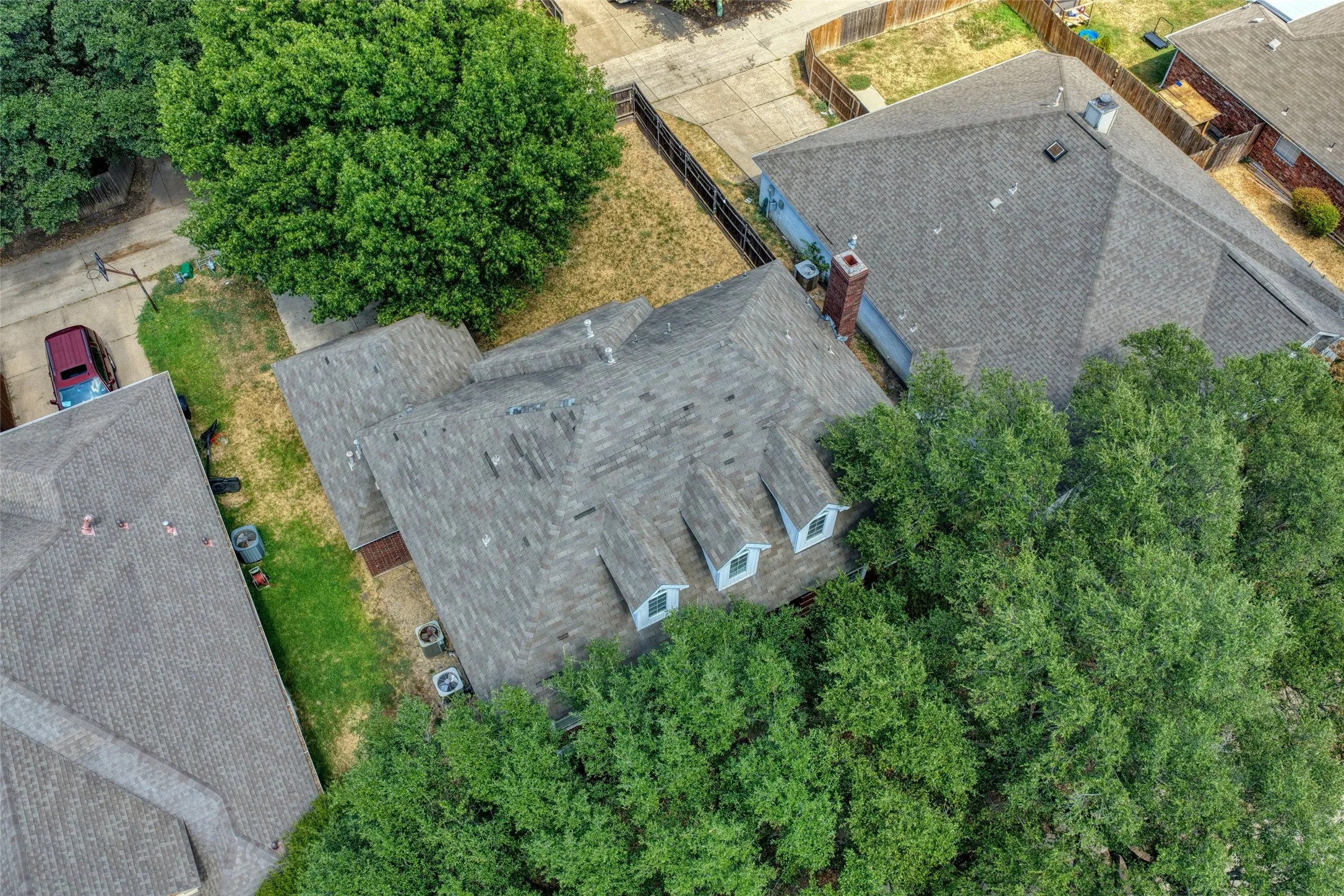 Single Family Residence For Sale in Dallas County , 711 Amesbury Drive, Mesquite, Texas 75150, 5 Bedroom, 4 Bathroom, 2 Garage spaces, 3,388 Sqft, built in 1989, mls#21380252, Real Estate Agent in Mesquite, Homes For Sale in Dallas county, Homes For Sale in Mesquite, Realtor in Mesquite Texas, Real Estate Brokerage Independent Realty Texas, Luminita Cordes Realtor