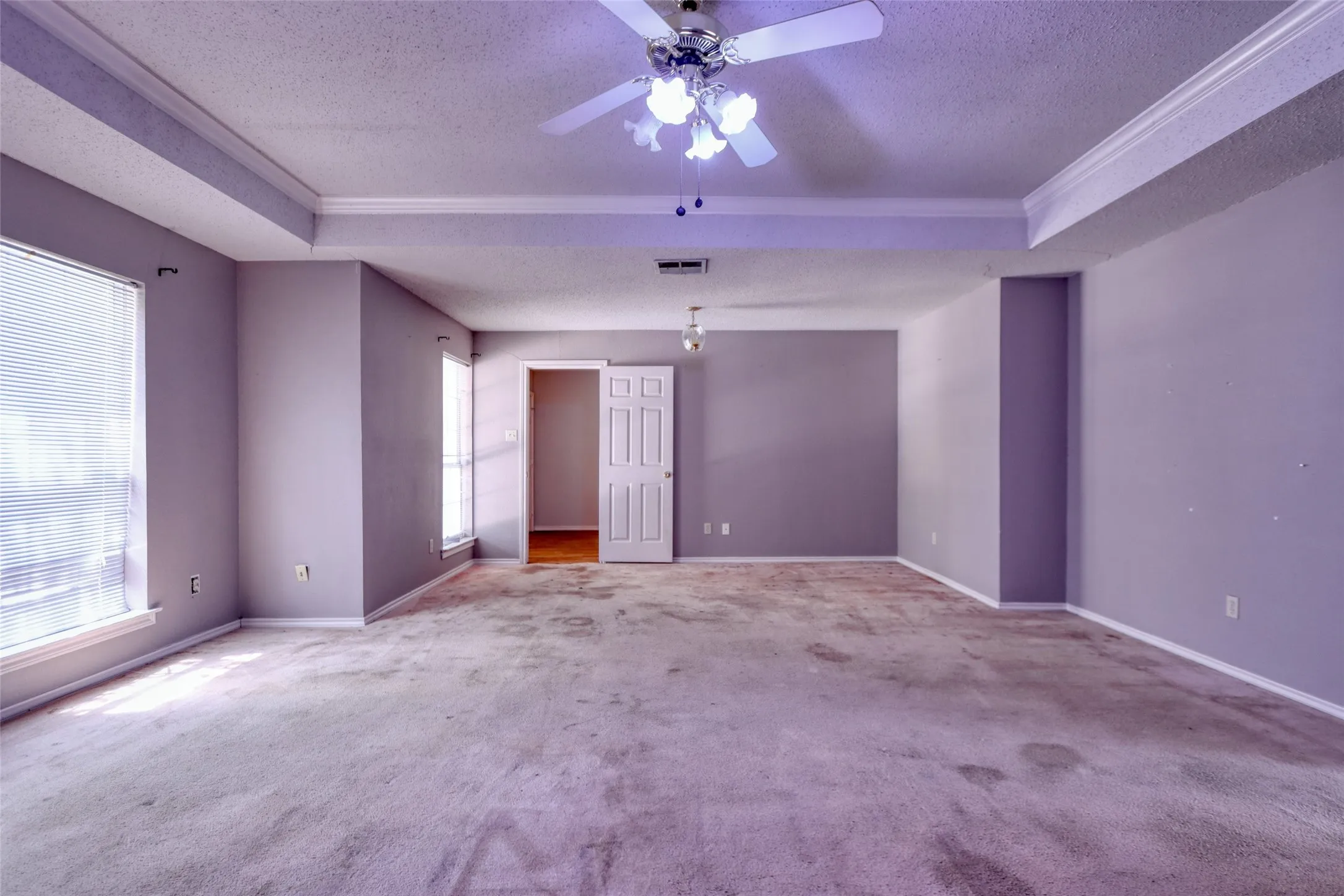 Single Family Residence For Sale in Dallas County , 711 Amesbury Drive, Mesquite, Texas 75150, 5 Bedroom, 4 Bathroom, 2 Garage spaces, 3,388 Sqft, built in 1989, mls#21380252, Real Estate Agent in Mesquite, Homes For Sale in Dallas county, Homes For Sale in Mesquite, Realtor in Mesquite Texas, Real Estate Brokerage Independent Realty Texas, Luminita Cordes Realtor