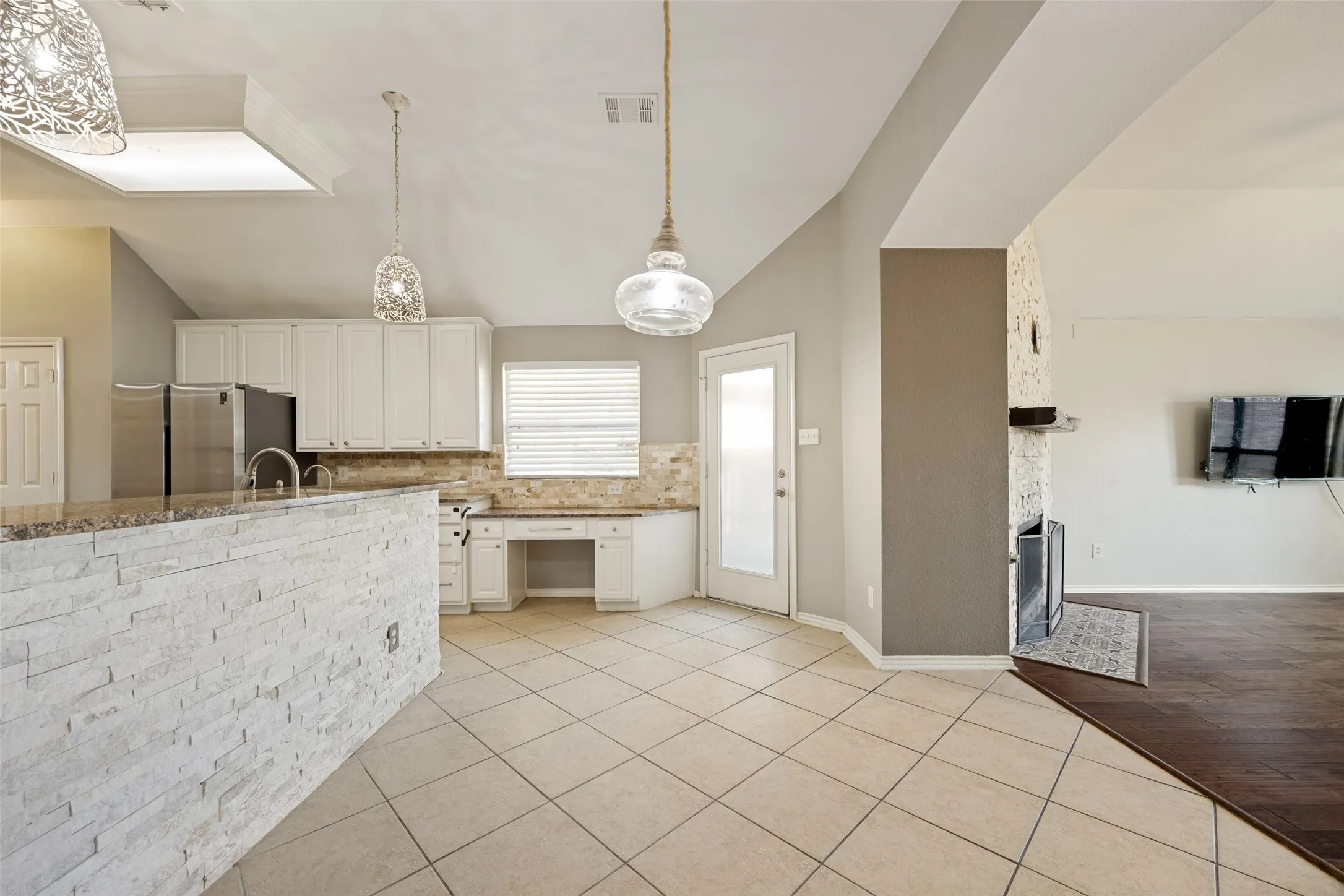Single Family Residence For Sale in Collin County , 4620 Whitehall Court, Mc Kinney, Texas 75070, 4 Bedroom, 3 Bathroom, 2 Garage spaces, 2,626 Sqft, built in 2002, mls#21380349, Real Estate Agent in Mc Kinney, Homes For Sale in Collin county, Homes For Sale in Mc Kinney, Realtor in Mc Kinney Texas, Real Estate Brokerage Independent Realty Texas, Luminita Cordes Realtor