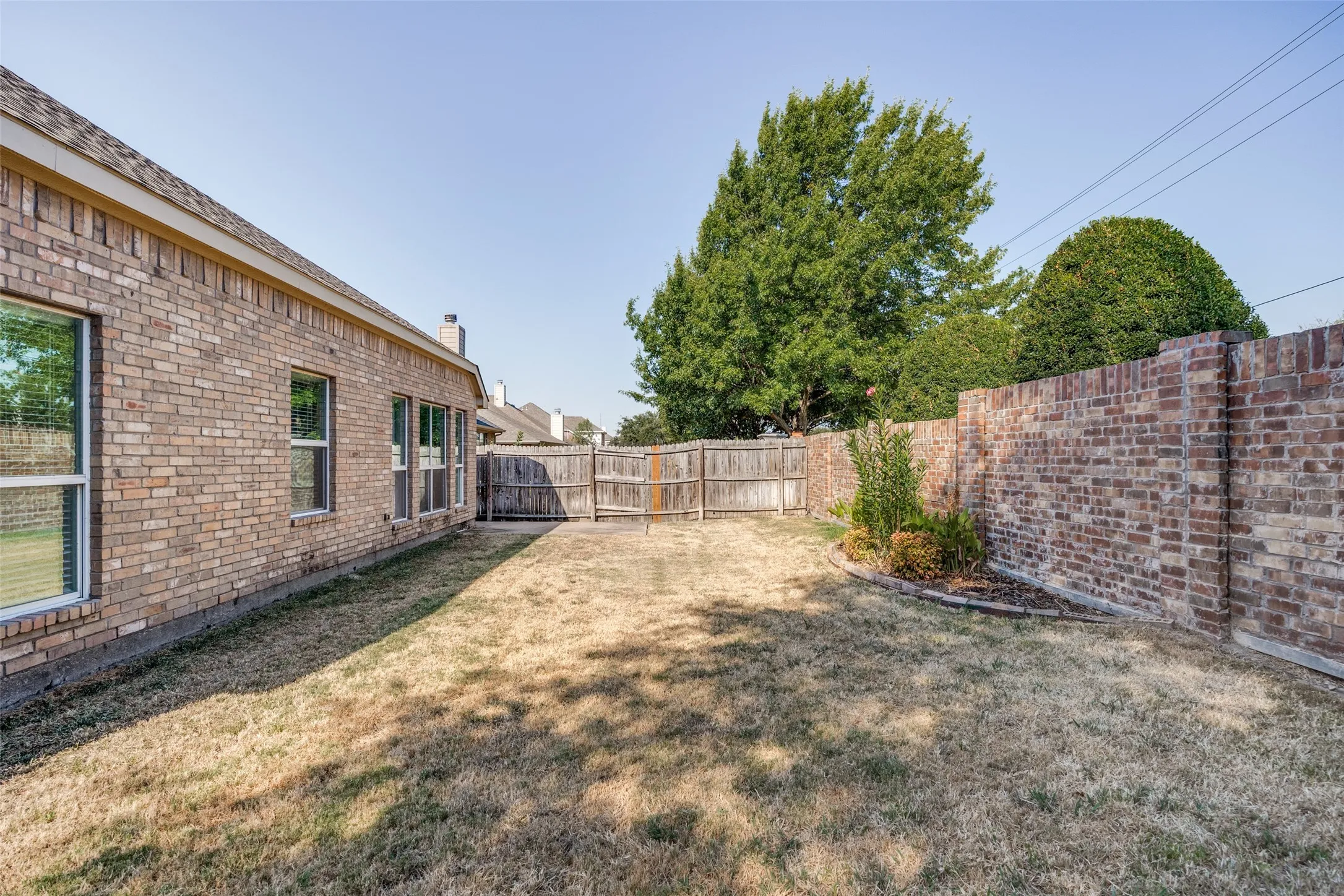 Single Family Residence For Sale in Collin County , 4620 Whitehall Court, Mc Kinney, Texas 75070, 4 Bedroom, 3 Bathroom, 2 Garage spaces, 2,626 Sqft, built in 2002, mls#21380349, Real Estate Agent in Mc Kinney, Homes For Sale in Collin county, Homes For Sale in Mc Kinney, Realtor in Mc Kinney Texas, Real Estate Brokerage Independent Realty Texas, Luminita Cordes Realtor