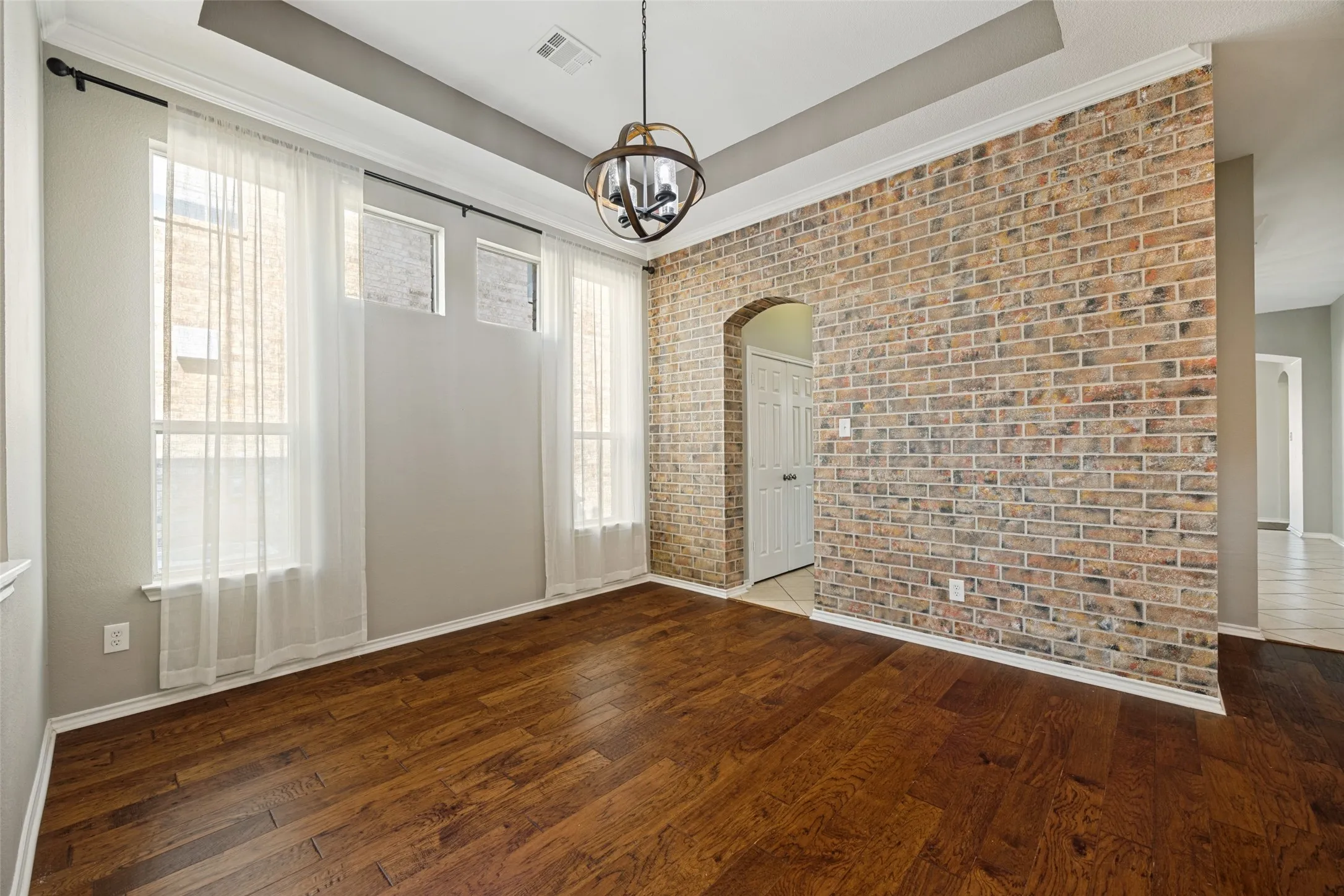 Single Family Residence For Sale in Collin County , 4620 Whitehall Court, Mc Kinney, Texas 75070, 4 Bedroom, 3 Bathroom, 2 Garage spaces, 2,626 Sqft, built in 2002, mls#21380349, Real Estate Agent in Mc Kinney, Homes For Sale in Collin county, Homes For Sale in Mc Kinney, Realtor in Mc Kinney Texas, Real Estate Brokerage Independent Realty Texas, Luminita Cordes Realtor