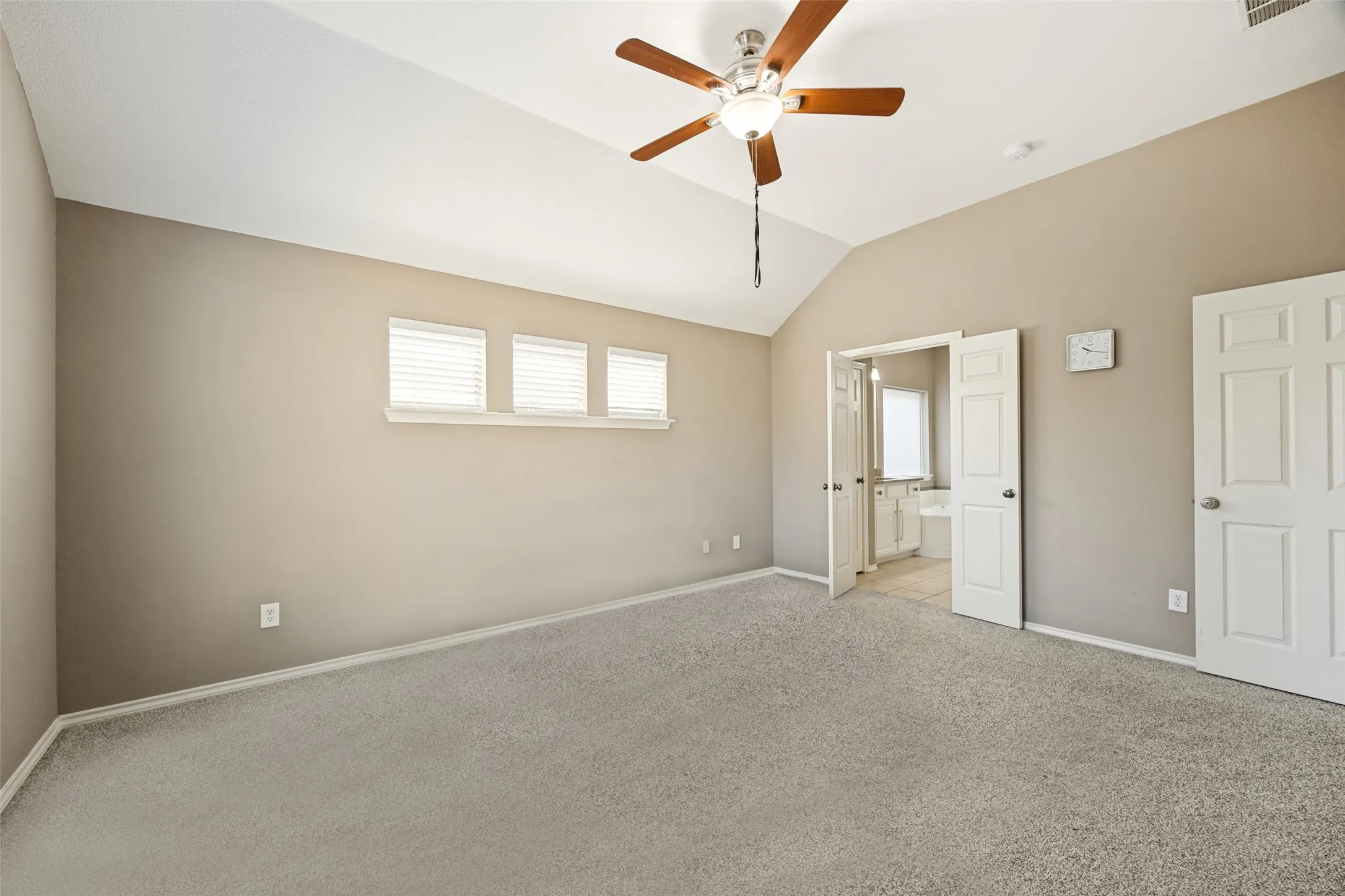Single Family Residence For Sale in Collin County , 4620 Whitehall Court, Mc Kinney, Texas 75070, 4 Bedroom, 3 Bathroom, 2 Garage spaces, 2,626 Sqft, built in 2002, mls#21380349, Real Estate Agent in Mc Kinney, Homes For Sale in Collin county, Homes For Sale in Mc Kinney, Realtor in Mc Kinney Texas, Real Estate Brokerage Independent Realty Texas, Luminita Cordes Realtor