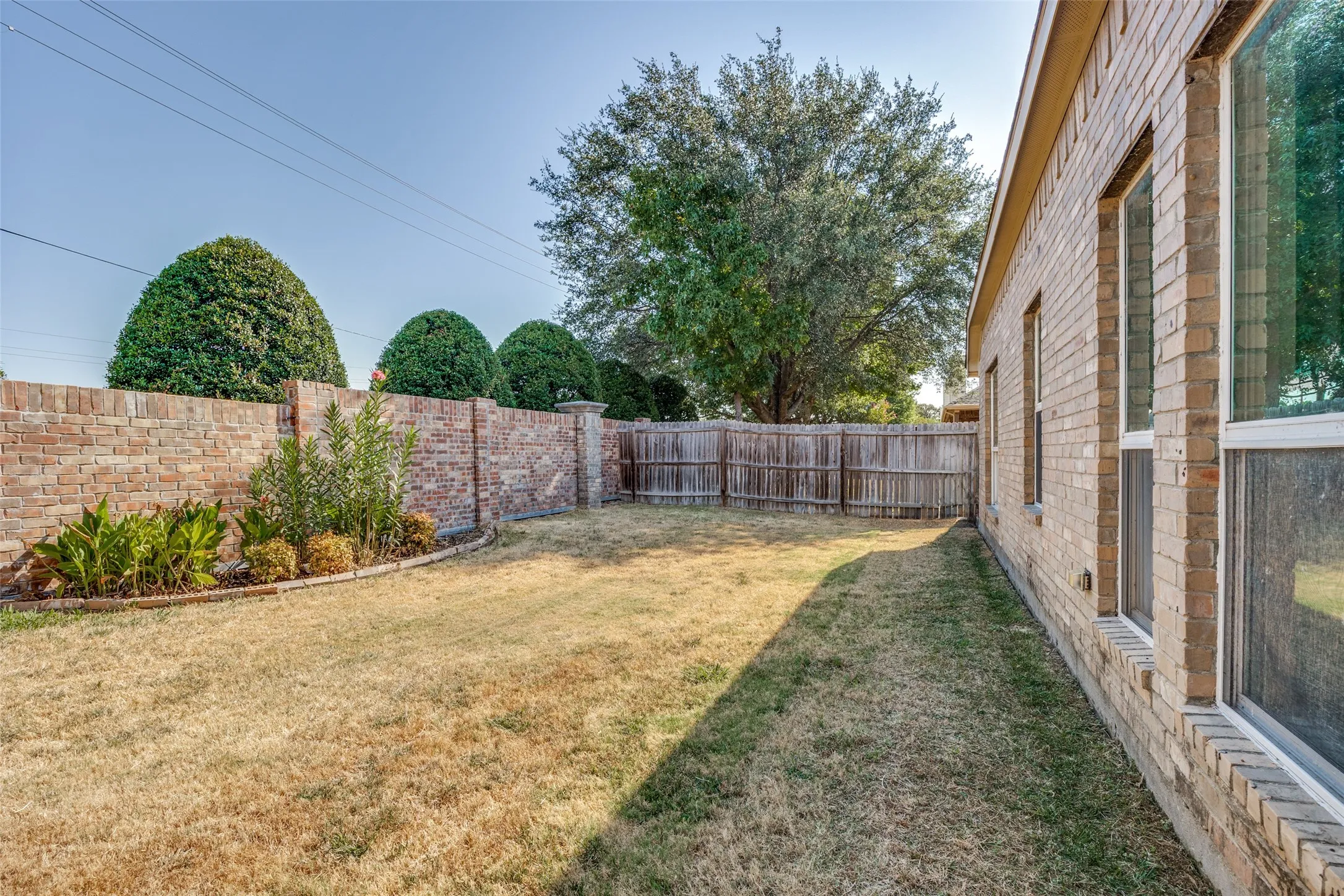 Single Family Residence For Sale in Collin County , 4620 Whitehall Court, Mc Kinney, Texas 75070, 4 Bedroom, 3 Bathroom, 2 Garage spaces, 2,626 Sqft, built in 2002, mls#21380349, Real Estate Agent in Mc Kinney, Homes For Sale in Collin county, Homes For Sale in Mc Kinney, Realtor in Mc Kinney Texas, Real Estate Brokerage Independent Realty Texas, Luminita Cordes Realtor