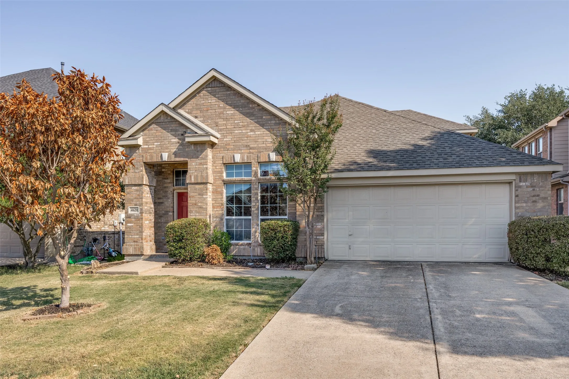 Single Family Residence For Sale in Collin County , 4620 Whitehall Court, Mc Kinney, Texas 75070, 4 Bedroom, 3 Bathroom, 2 Garage spaces, 2,626 Sqft, built in 2002, mls#21380349, Real Estate Agent in Mc Kinney, Homes For Sale in Collin county, Homes For Sale in Mc Kinney, Realtor in Mc Kinney Texas, Real Estate Brokerage Independent Realty Texas, Luminita Cordes Realtor