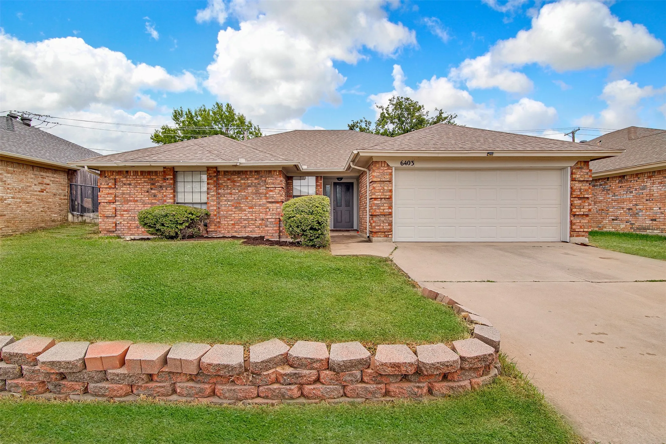 Single Family Residence For Sale in Tarrant County , 6403 Aires Drive, Arlington, Texas 76001, 3 Bedroom, 2 Bathroom, 2 Garage spaces, 1,526 Sqft, built in 1986, mls#21382675, Real Estate Agent in Arlington, Homes For Sale in Tarrant county, Homes For Sale in Arlington, Realtor in Arlington Texas, Real Estate Brokerage Independent Realty Texas, Luminita Cordes Realtor