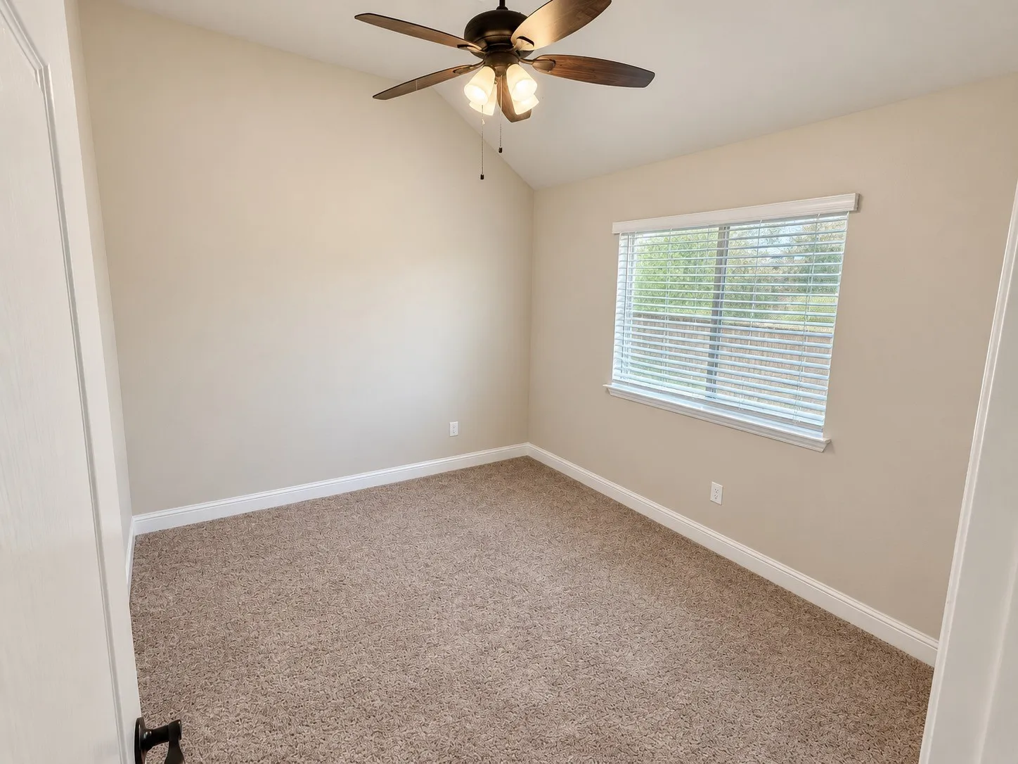 Single Family Residence For Sale in Ellis County , 469 Brushwood Lane, Waxahachie, Texas 75165, 4 Bedroom, 2 Bathroom, 2 Garage spaces, 2,029 Sqft, built in 2021, mls#21382300, Real Estate Agent in Waxahachie, Homes For Sale in Ellis county, Homes For Sale in Waxahachie, Realtor in Waxahachie Texas, Real Estate Brokerage Independent Realty Texas, Luminita Cordes Realtor