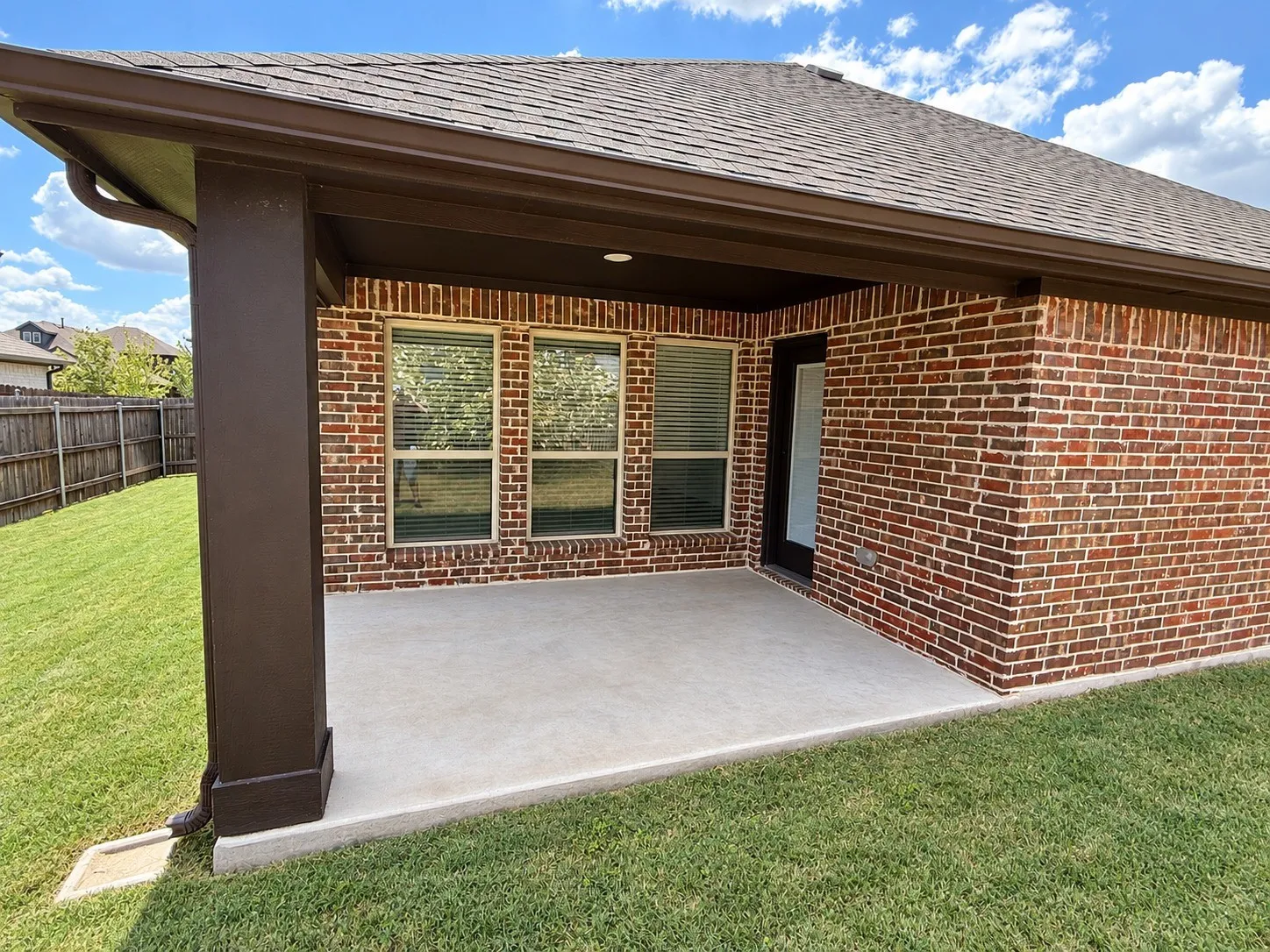 Single Family Residence For Sale in Ellis County , 469 Brushwood Lane, Waxahachie, Texas 75165, 4 Bedroom, 2 Bathroom, 2 Garage spaces, 2,029 Sqft, built in 2021, mls#21382300, Real Estate Agent in Waxahachie, Homes For Sale in Ellis county, Homes For Sale in Waxahachie, Realtor in Waxahachie Texas, Real Estate Brokerage Independent Realty Texas, Luminita Cordes Realtor
