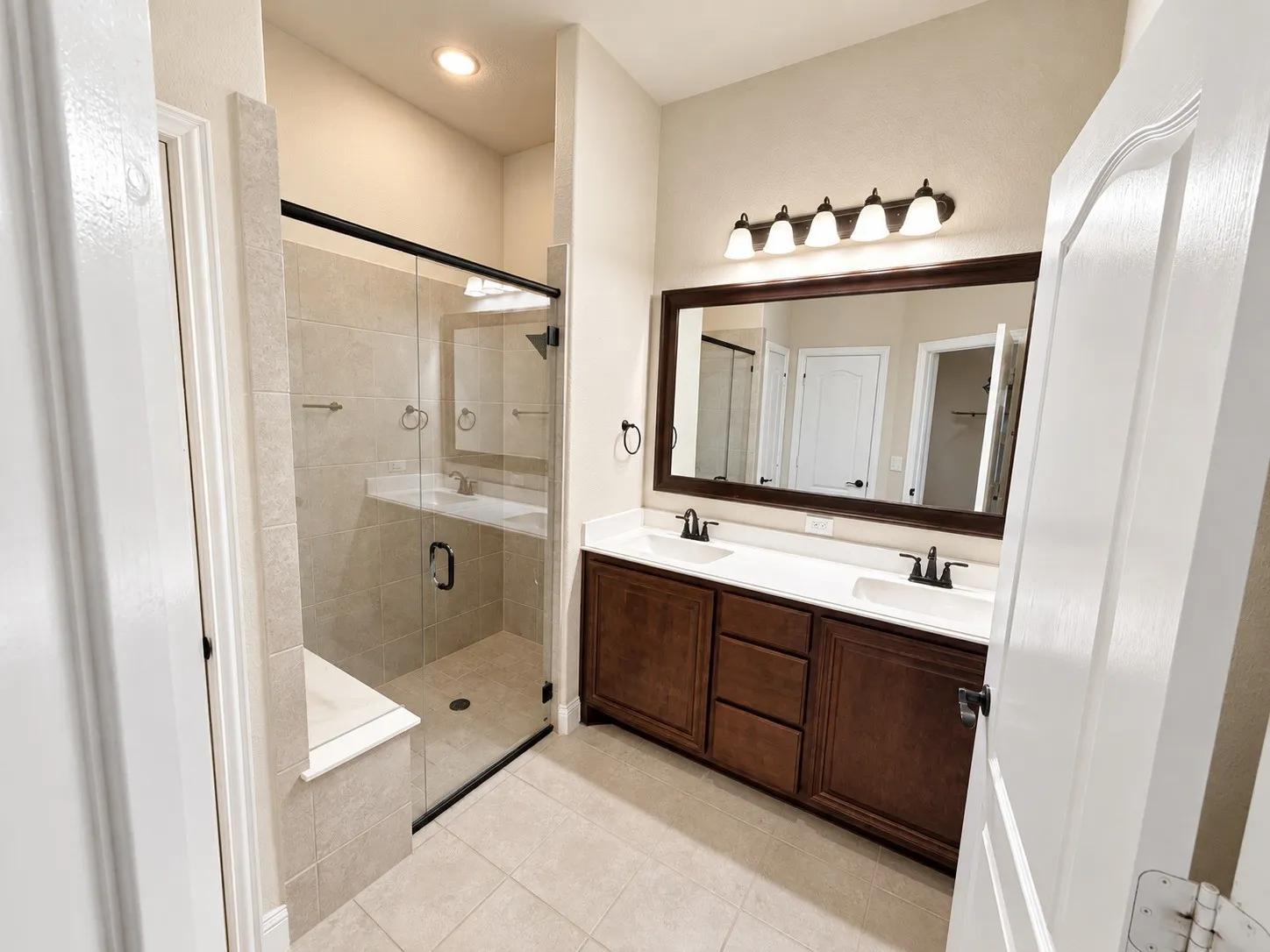 Single Family Residence For Sale in Ellis County , 469 Brushwood Lane, Waxahachie, Texas 75165, 4 Bedroom, 2 Bathroom, 2 Garage spaces, 2,029 Sqft, built in 2021, mls#21382300, Real Estate Agent in Waxahachie, Homes For Sale in Ellis county, Homes For Sale in Waxahachie, Realtor in Waxahachie Texas, Real Estate Brokerage Independent Realty Texas, Luminita Cordes Realtor