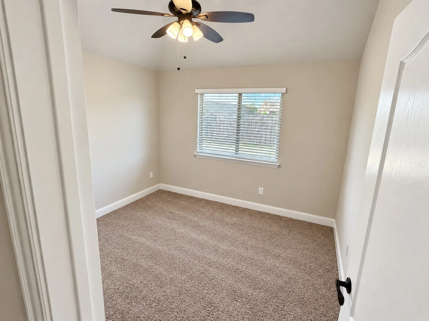 Single Family Residence For Sale in Ellis County , 469 Brushwood Lane, Waxahachie, Texas 75165, 4 Bedroom, 2 Bathroom, 2 Garage spaces, 2,029 Sqft, built in 2021, mls#21382300, Real Estate Agent in Waxahachie, Homes For Sale in Ellis county, Homes For Sale in Waxahachie, Realtor in Waxahachie Texas, Real Estate Brokerage Independent Realty Texas, Luminita Cordes Realtor