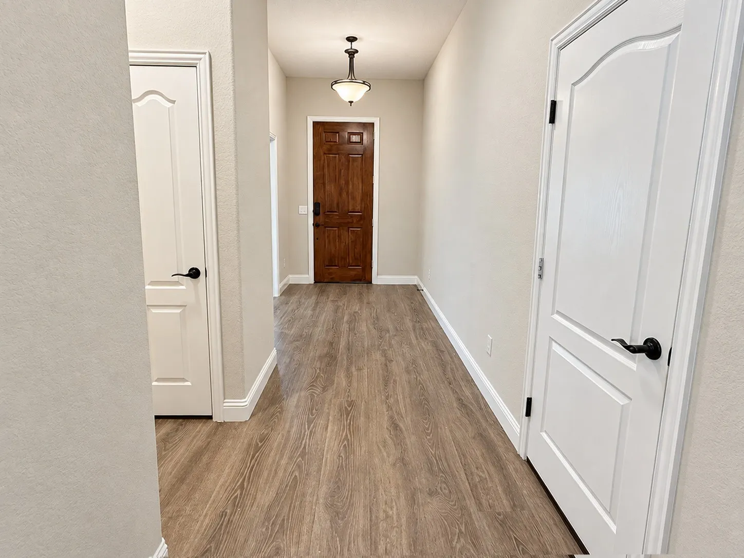 Single Family Residence For Sale in Ellis County , 469 Brushwood Lane, Waxahachie, Texas 75165, 4 Bedroom, 2 Bathroom, 2 Garage spaces, 2,029 Sqft, built in 2021, mls#21382300, Real Estate Agent in Waxahachie, Homes For Sale in Ellis county, Homes For Sale in Waxahachie, Realtor in Waxahachie Texas, Real Estate Brokerage Independent Realty Texas, Luminita Cordes Realtor