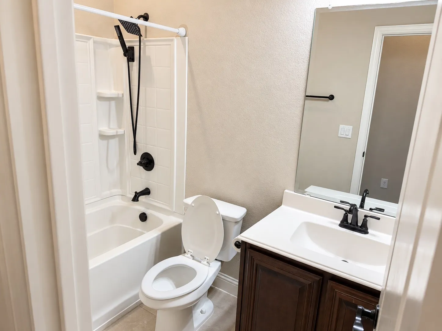 Single Family Residence For Sale in Ellis County , 469 Brushwood Lane, Waxahachie, Texas 75165, 4 Bedroom, 2 Bathroom, 2 Garage spaces, 2,029 Sqft, built in 2021, mls#21382300, Real Estate Agent in Waxahachie, Homes For Sale in Ellis county, Homes For Sale in Waxahachie, Realtor in Waxahachie Texas, Real Estate Brokerage Independent Realty Texas, Luminita Cordes Realtor