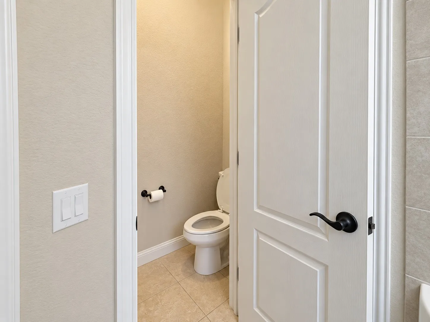 Single Family Residence For Sale in Ellis County , 469 Brushwood Lane, Waxahachie, Texas 75165, 4 Bedroom, 2 Bathroom, 2 Garage spaces, 2,029 Sqft, built in 2021, mls#21382300, Real Estate Agent in Waxahachie, Homes For Sale in Ellis county, Homes For Sale in Waxahachie, Realtor in Waxahachie Texas, Real Estate Brokerage Independent Realty Texas, Luminita Cordes Realtor
