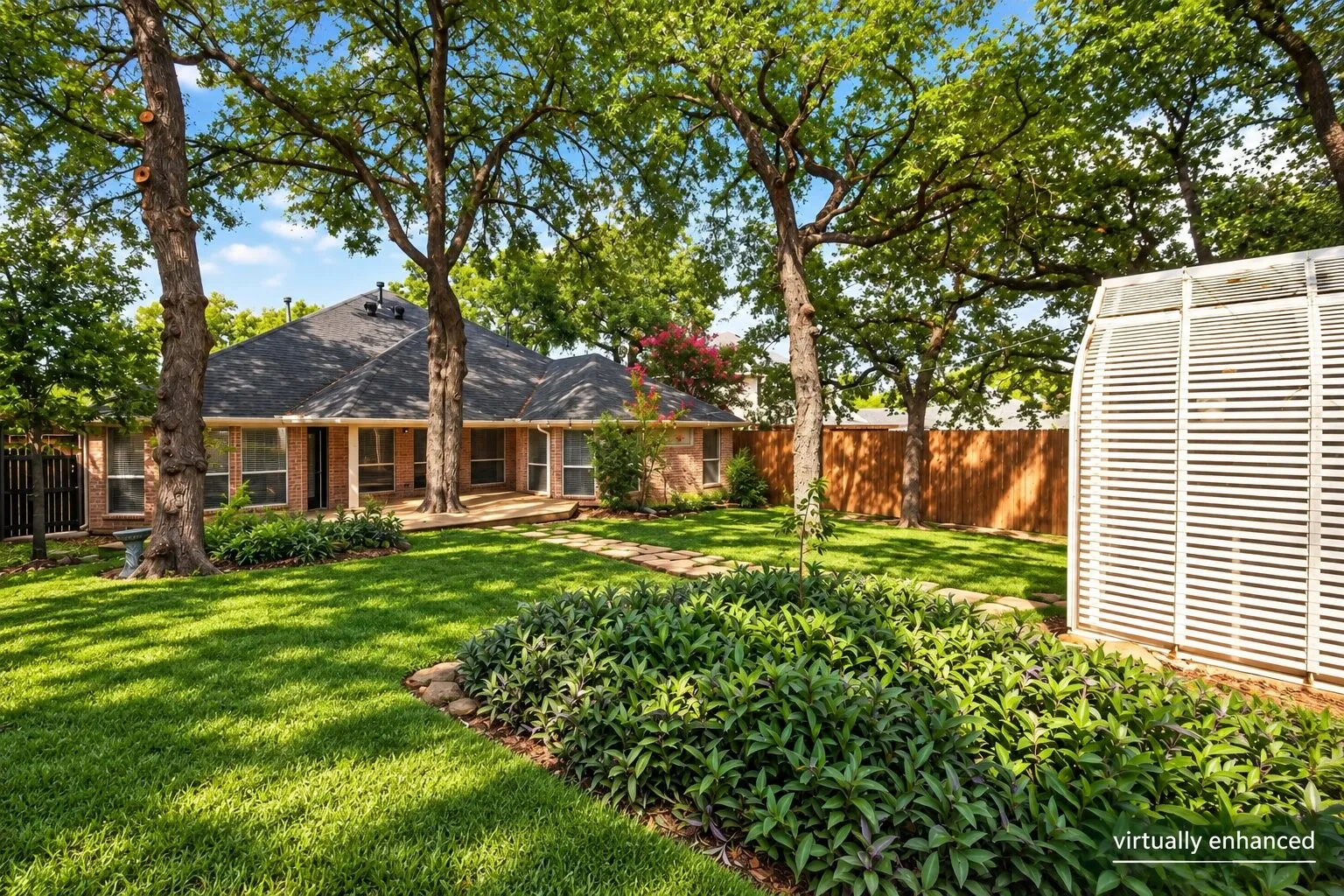 Single Family Residence For Sale in Tarrant County , 1102 Hartman Court, Arlington, Texas 76006, 4 Bedroom, 3 Bathroom, 2 Garage spaces, 2,538 Sqft, built in 1998, mls#21381116, Real Estate Agent in Arlington, Homes For Sale in Tarrant county, Homes For Sale in Arlington, Realtor in Arlington Texas, Real Estate Brokerage Independent Realty Texas, Luminita Cordes Realtor