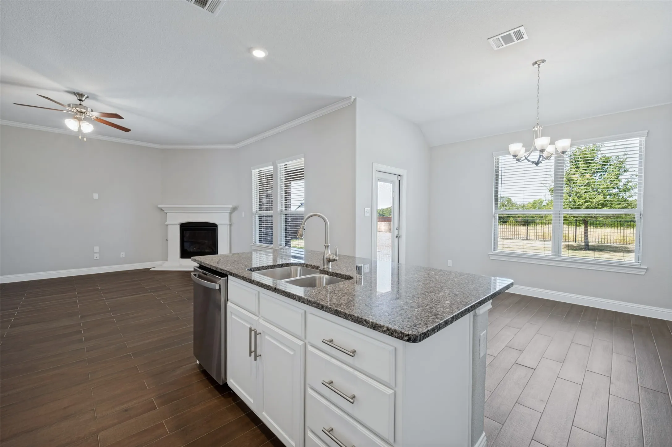 Single Family Residence For Sale in Denton County , 3609 Cimarron River Drive, Celina, Texas 75078, 4 Bedroom, 2 Bathroom, 2 Garage spaces, 2,126 Sqft, built in 2019, mls#21382618, Real Estate Agent in Celina, Homes For Sale in Denton county, Homes For Sale in Celina, Realtor in Celina Texas, Real Estate Brokerage Independent Realty Texas, Luminita Cordes Realtor