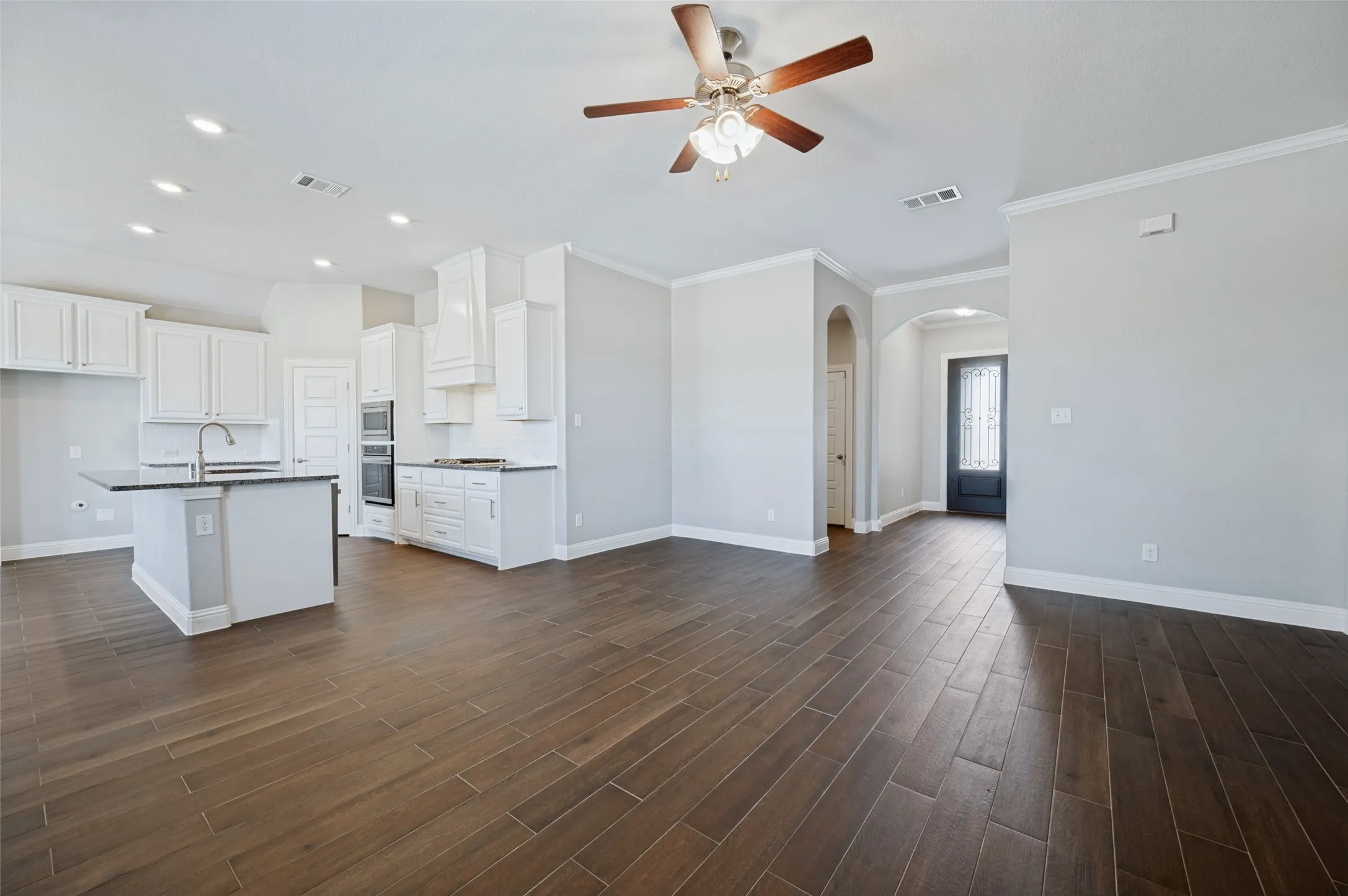 Single Family Residence For Sale in Denton County , 3609 Cimarron River Drive, Celina, Texas 75078, 4 Bedroom, 2 Bathroom, 2 Garage spaces, 2,126 Sqft, built in 2019, mls#21382618, Real Estate Agent in Celina, Homes For Sale in Denton county, Homes For Sale in Celina, Realtor in Celina Texas, Real Estate Brokerage Independent Realty Texas, Luminita Cordes Realtor