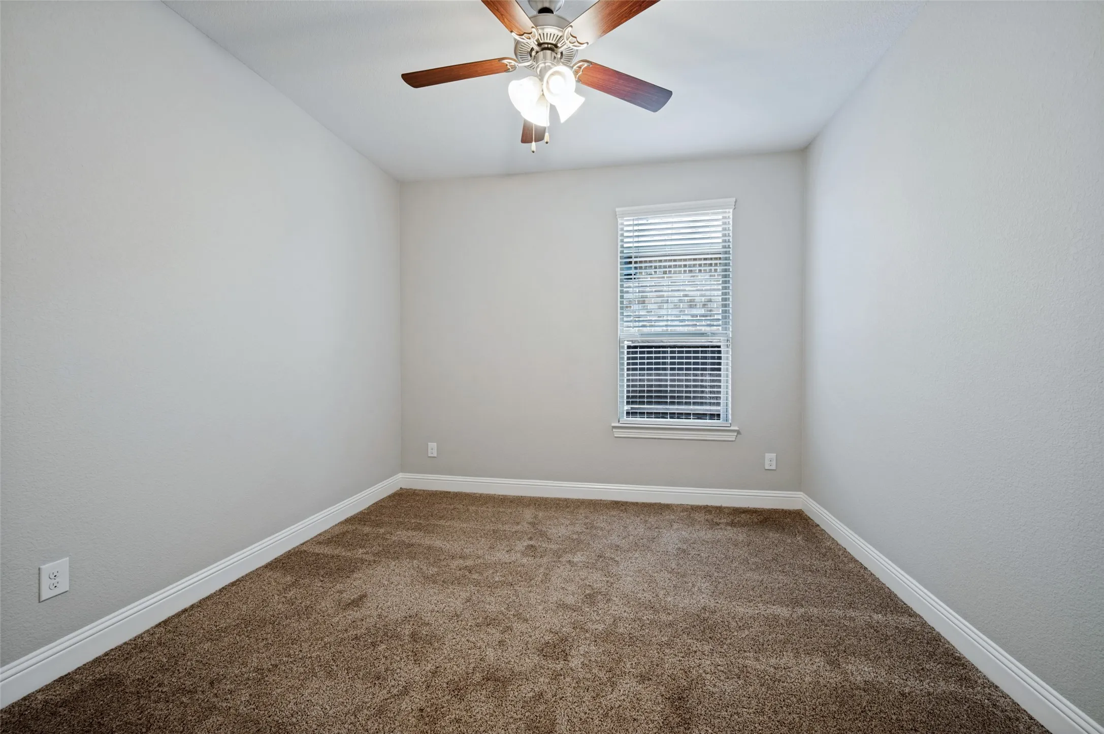 Single Family Residence For Sale in Denton County , 3609 Cimarron River Drive, Celina, Texas 75078, 4 Bedroom, 2 Bathroom, 2 Garage spaces, 2,126 Sqft, built in 2019, mls#21382618, Real Estate Agent in Celina, Homes For Sale in Denton county, Homes For Sale in Celina, Realtor in Celina Texas, Real Estate Brokerage Independent Realty Texas, Luminita Cordes Realtor