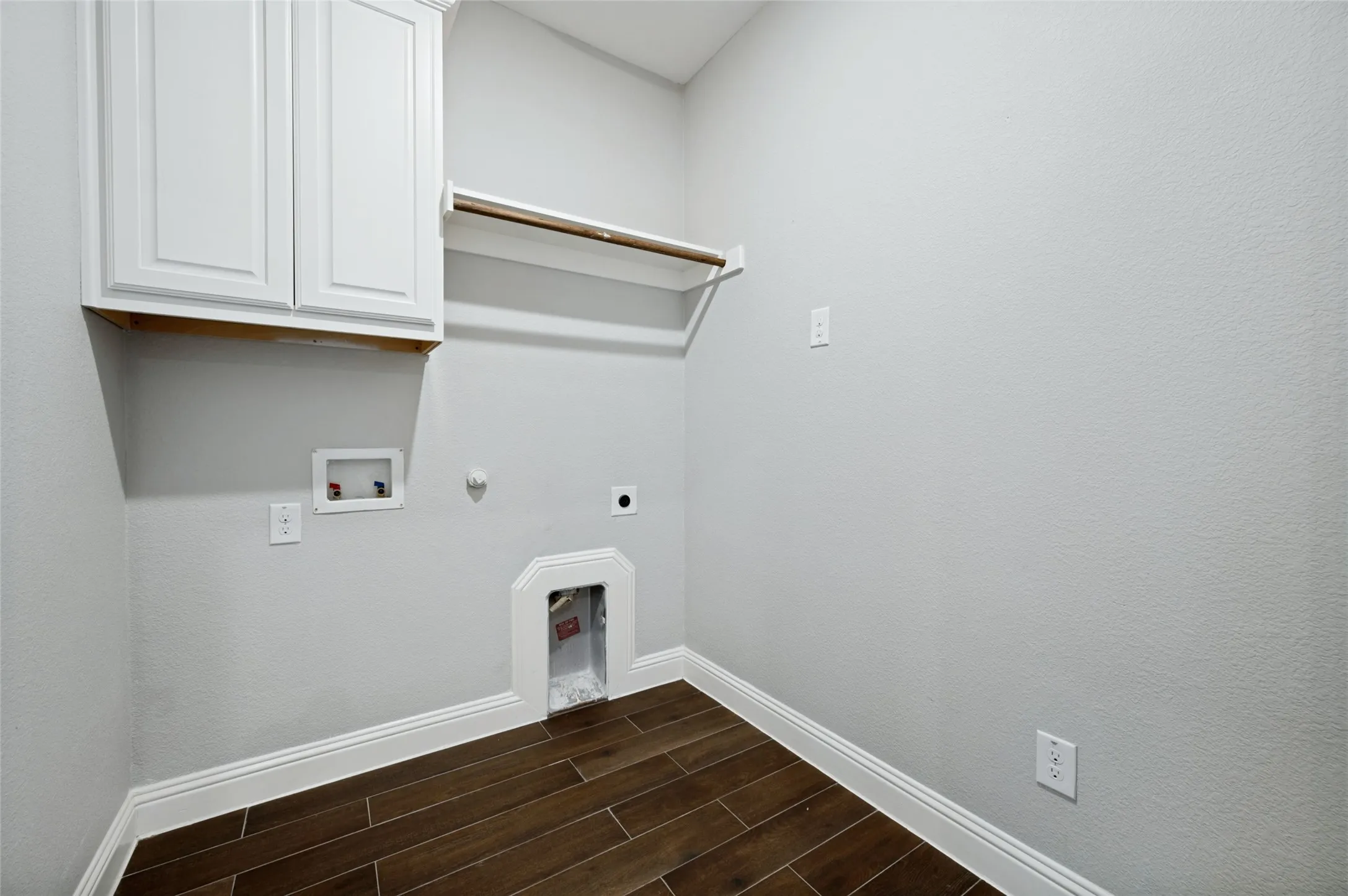Single Family Residence For Sale in Denton County , 3609 Cimarron River Drive, Celina, Texas 75078, 4 Bedroom, 2 Bathroom, 2 Garage spaces, 2,126 Sqft, built in 2019, mls#21382618, Real Estate Agent in Celina, Homes For Sale in Denton county, Homes For Sale in Celina, Realtor in Celina Texas, Real Estate Brokerage Independent Realty Texas, Luminita Cordes Realtor