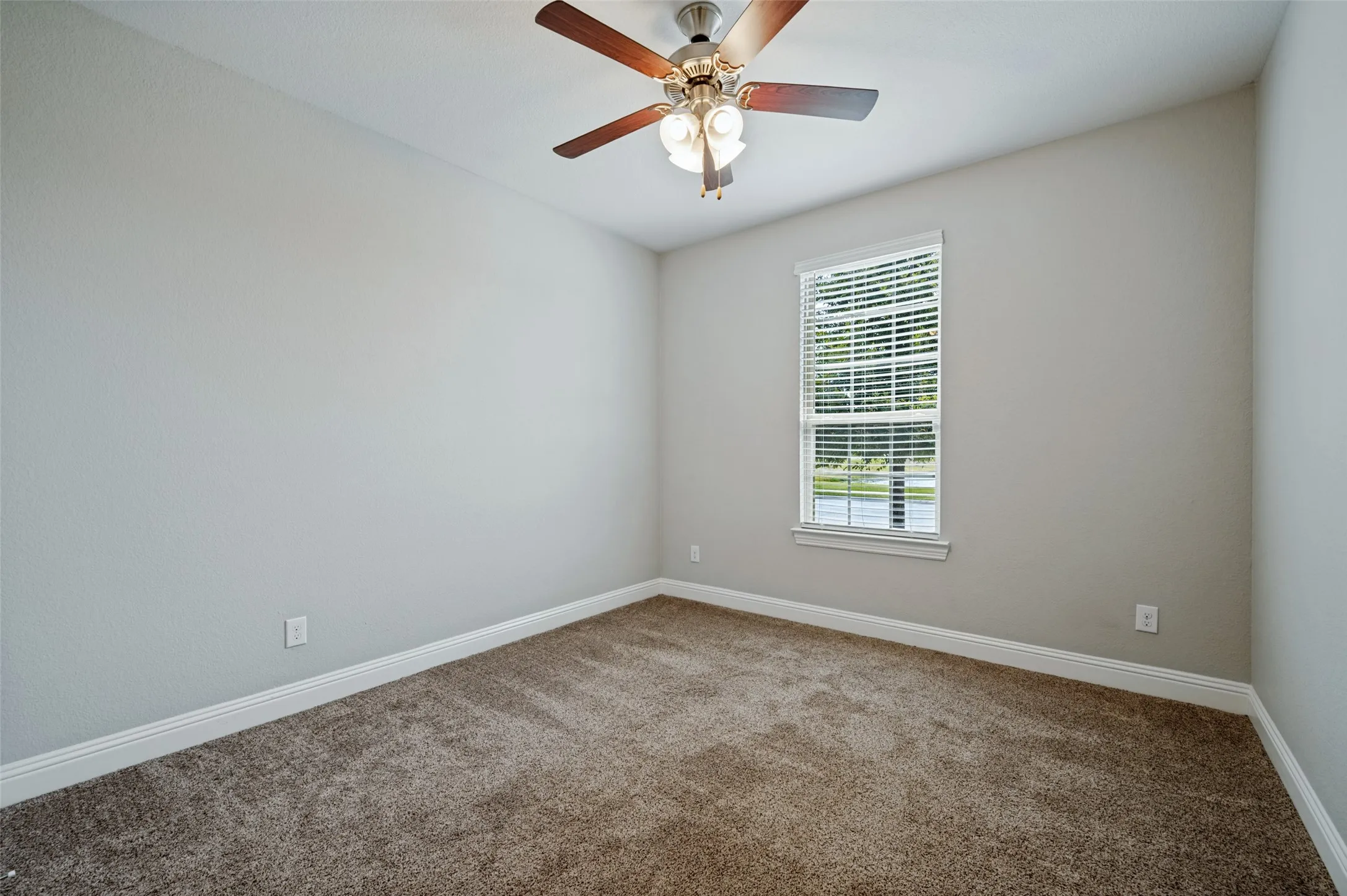 Single Family Residence For Sale in Denton County , 3609 Cimarron River Drive, Celina, Texas 75078, 4 Bedroom, 2 Bathroom, 2 Garage spaces, 2,126 Sqft, built in 2019, mls#21382618, Real Estate Agent in Celina, Homes For Sale in Denton county, Homes For Sale in Celina, Realtor in Celina Texas, Real Estate Brokerage Independent Realty Texas, Luminita Cordes Realtor