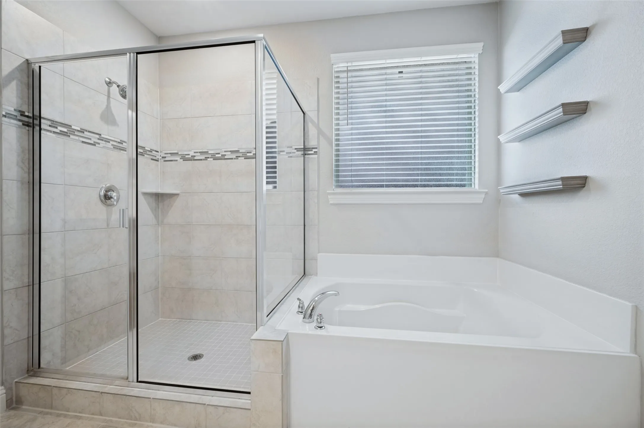 Single Family Residence For Sale in Denton County , 3609 Cimarron River Drive, Celina, Texas 75078, 4 Bedroom, 2 Bathroom, 2 Garage spaces, 2,126 Sqft, built in 2019, mls#21382618, Real Estate Agent in Celina, Homes For Sale in Denton county, Homes For Sale in Celina, Realtor in Celina Texas, Real Estate Brokerage Independent Realty Texas, Luminita Cordes Realtor