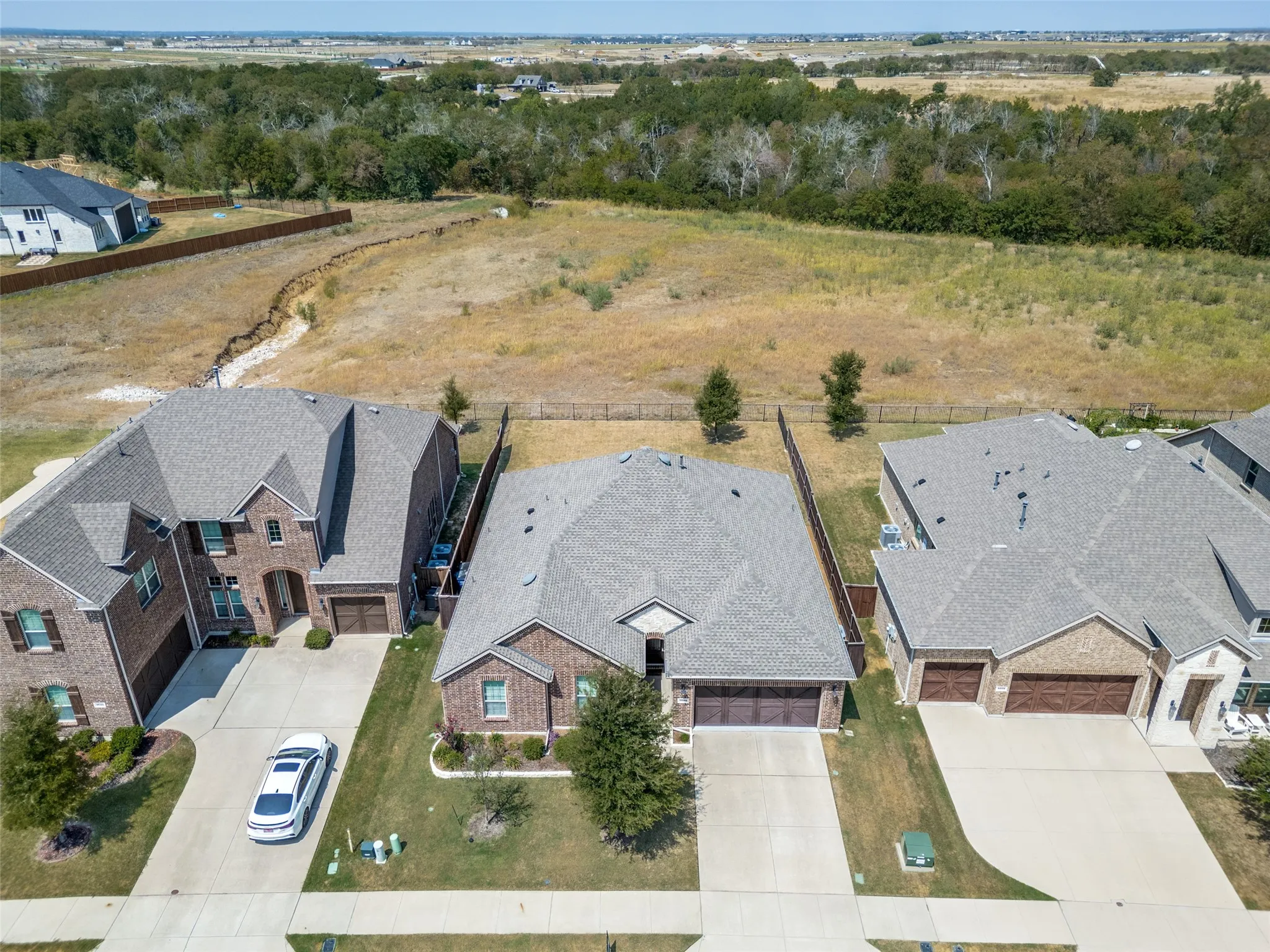 Single Family Residence For Sale in Denton County , 3609 Cimarron River Drive, Celina, Texas 75078, 4 Bedroom, 2 Bathroom, 2 Garage spaces, 2,126 Sqft, built in 2019, mls#21382618, Real Estate Agent in Celina, Homes For Sale in Denton county, Homes For Sale in Celina, Realtor in Celina Texas, Real Estate Brokerage Independent Realty Texas, Luminita Cordes Realtor