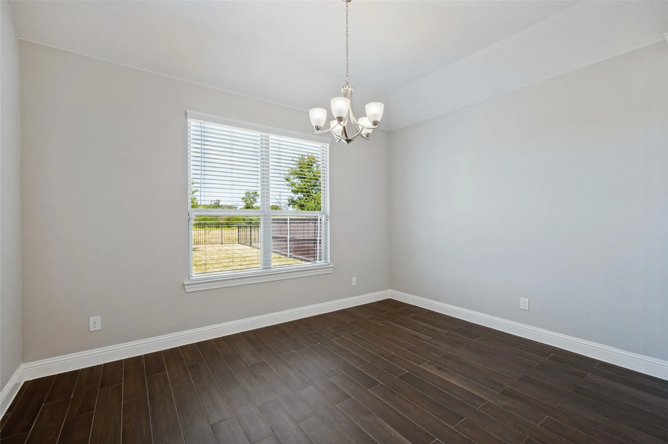Single Family Residence For Sale in Denton County , 3609 Cimarron River Drive, Celina, Texas 75078, 4 Bedroom, 2 Bathroom, 2 Garage spaces, 2,126 Sqft, built in 2019, mls#21382618, Real Estate Agent in Celina, Homes For Sale in Denton county, Homes For Sale in Celina, Realtor in Celina Texas, Real Estate Brokerage Independent Realty Texas, Luminita Cordes Realtor