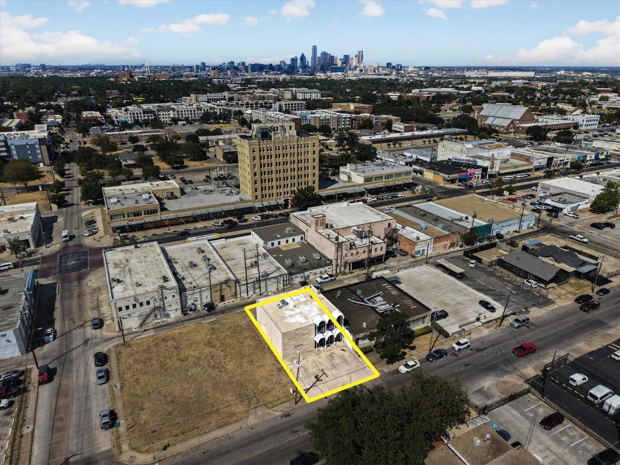 Business For Rent in Dallas County , 329 Centre Street, Dallas, Texas 75208, 0, 0, Garage spaces, 0 Sqft, built in 1962, mls#21382601, Real Estate Agent in Dallas, Homes For Rent in Dallas county, Homes For Rent in Dallas, Realtor in Dallas Texas, Real Estate Brokerage Independent Realty Texas, Luminita Cordes Realtor
