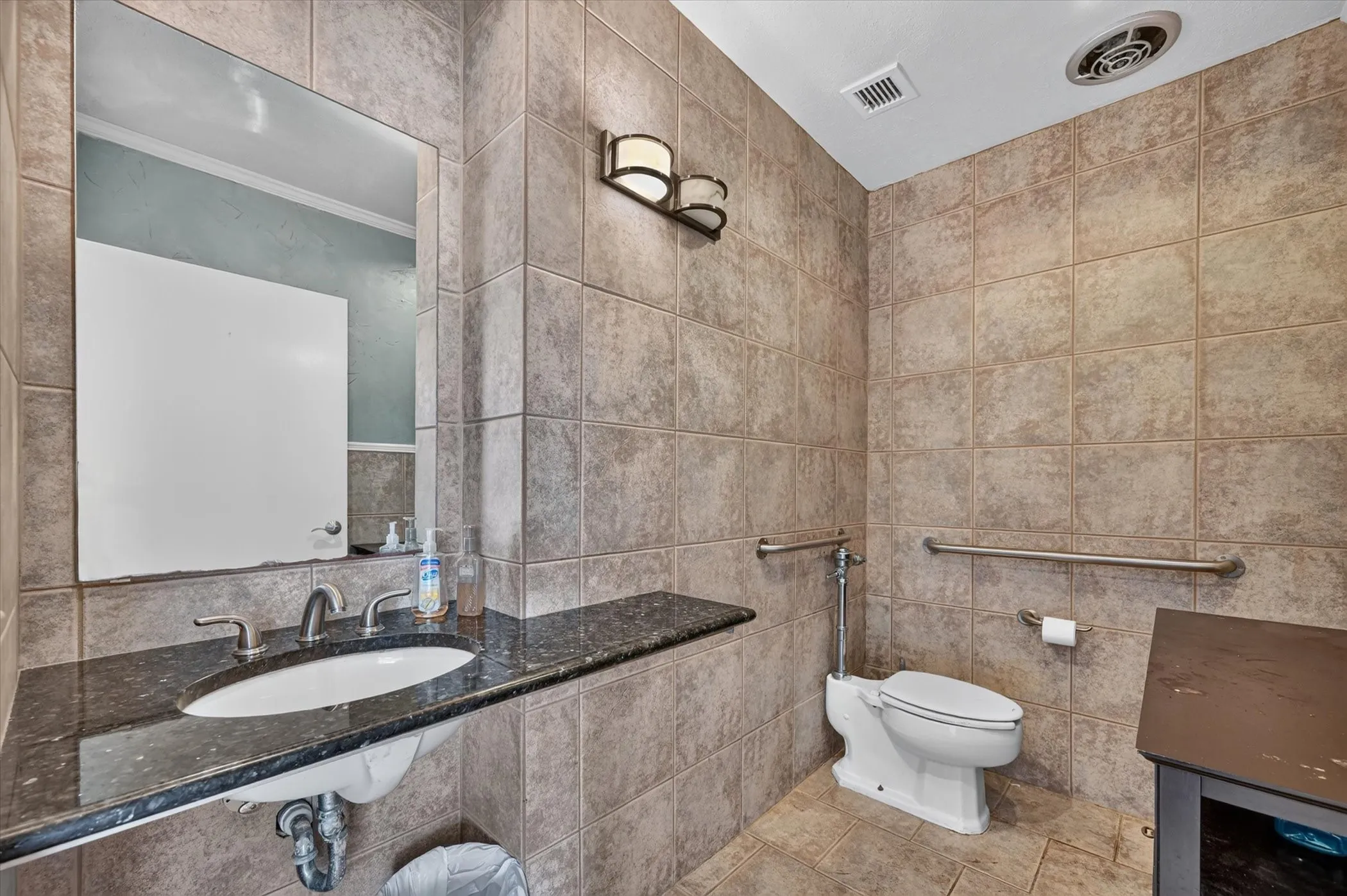 Business For Rent in Dallas County , 329 Centre Street, Dallas, Texas 75208, 0, 0, Garage spaces, 0 Sqft, built in 1962, mls#21382601, Real Estate Agent in Dallas, Homes For Rent in Dallas county, Homes For Rent in Dallas, Realtor in Dallas Texas, Real Estate Brokerage Independent Realty Texas, Luminita Cordes Realtor